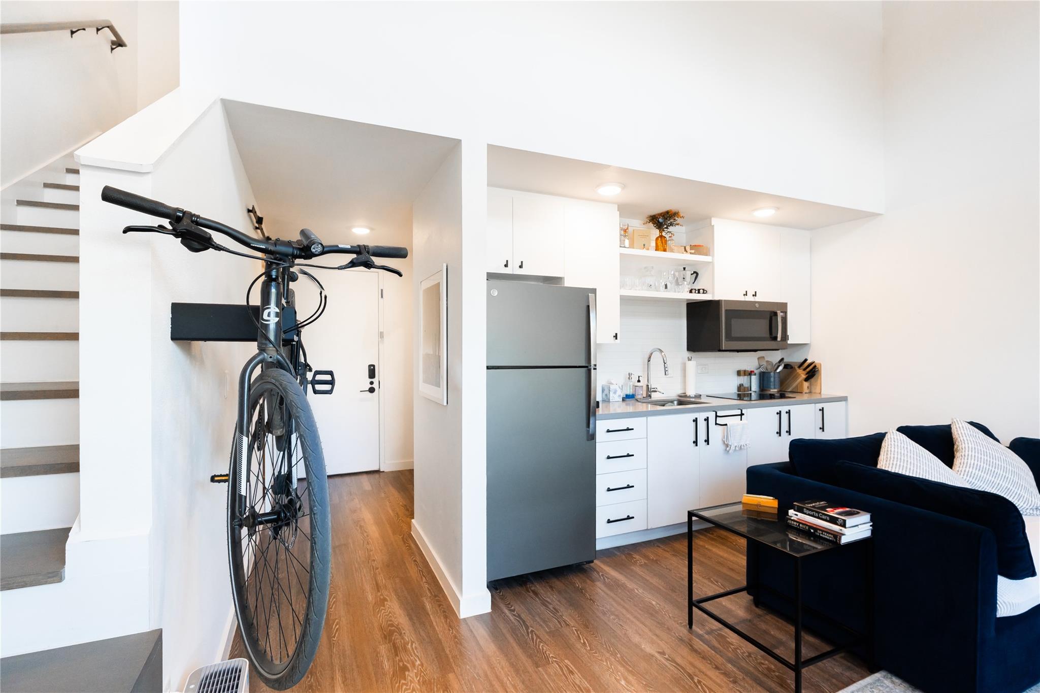 49 Navasota St # 209, Austin, TX 78702