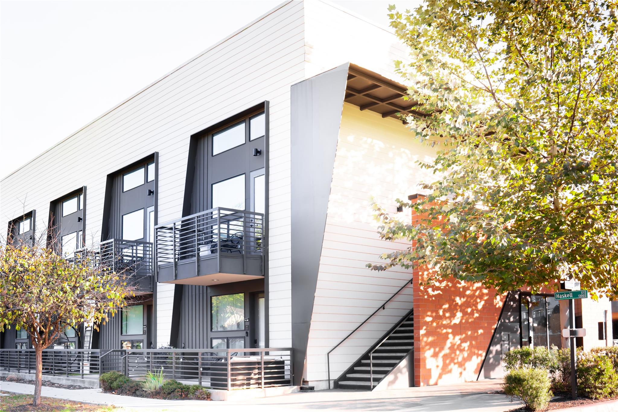 49 Navasota St # 209, Austin, TX 78702