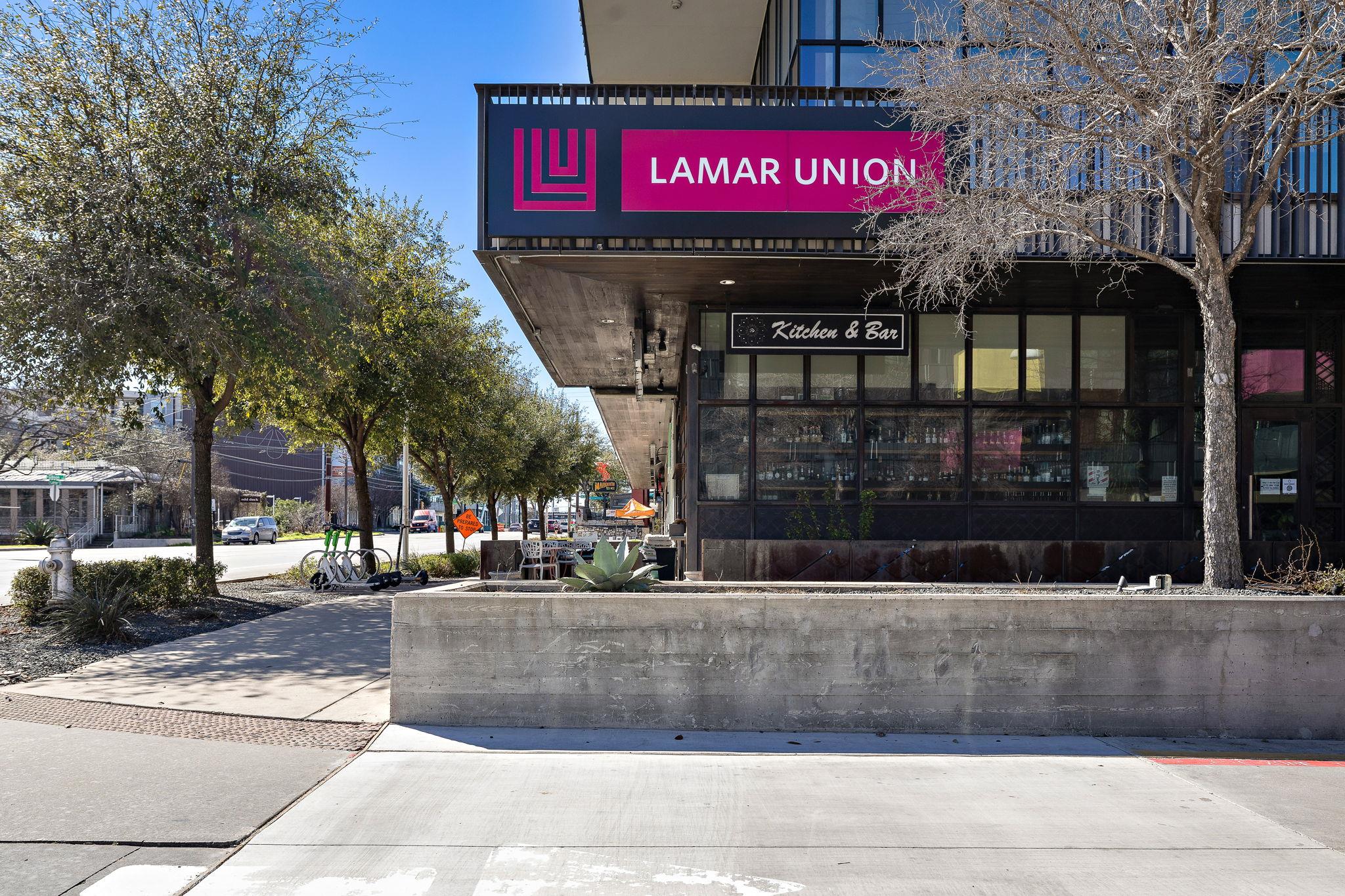 1810 Village Oak Ct, Austin, TX 78704