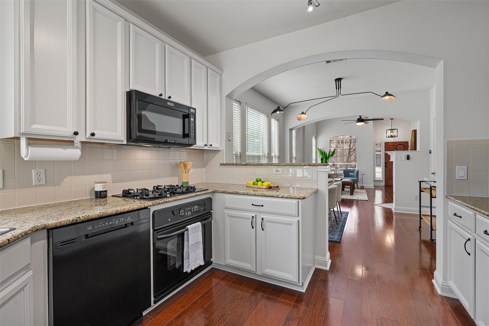 1810 Village Oak Ct, Austin, TX 78704