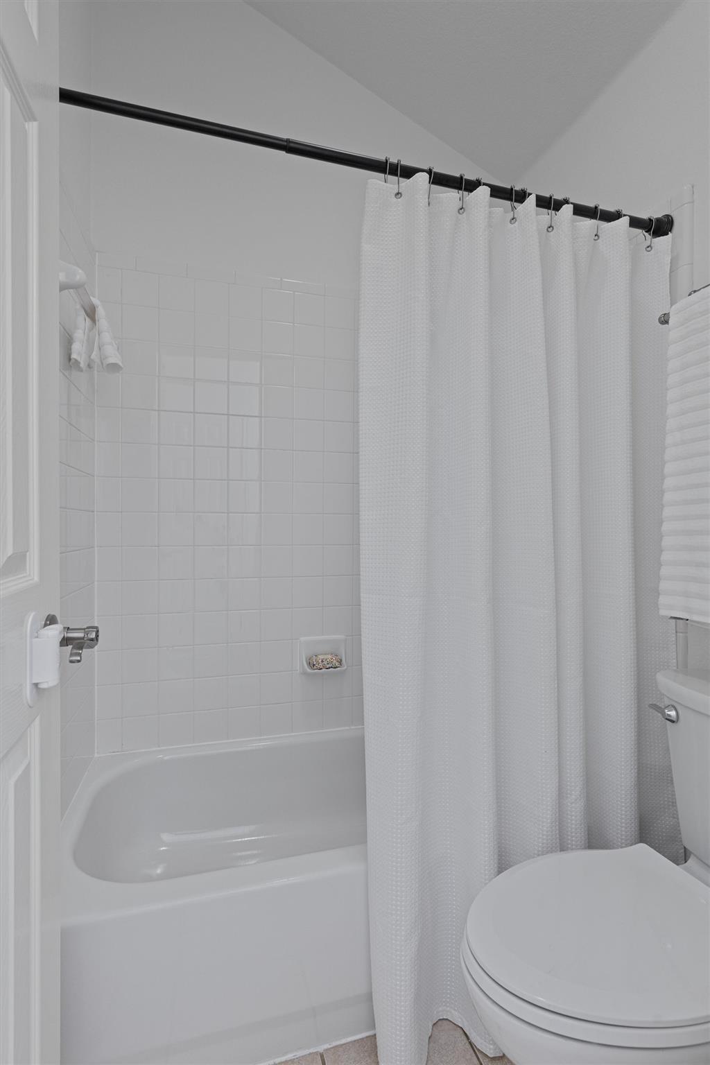 1810 Village Oak Ct, Austin, TX 78704