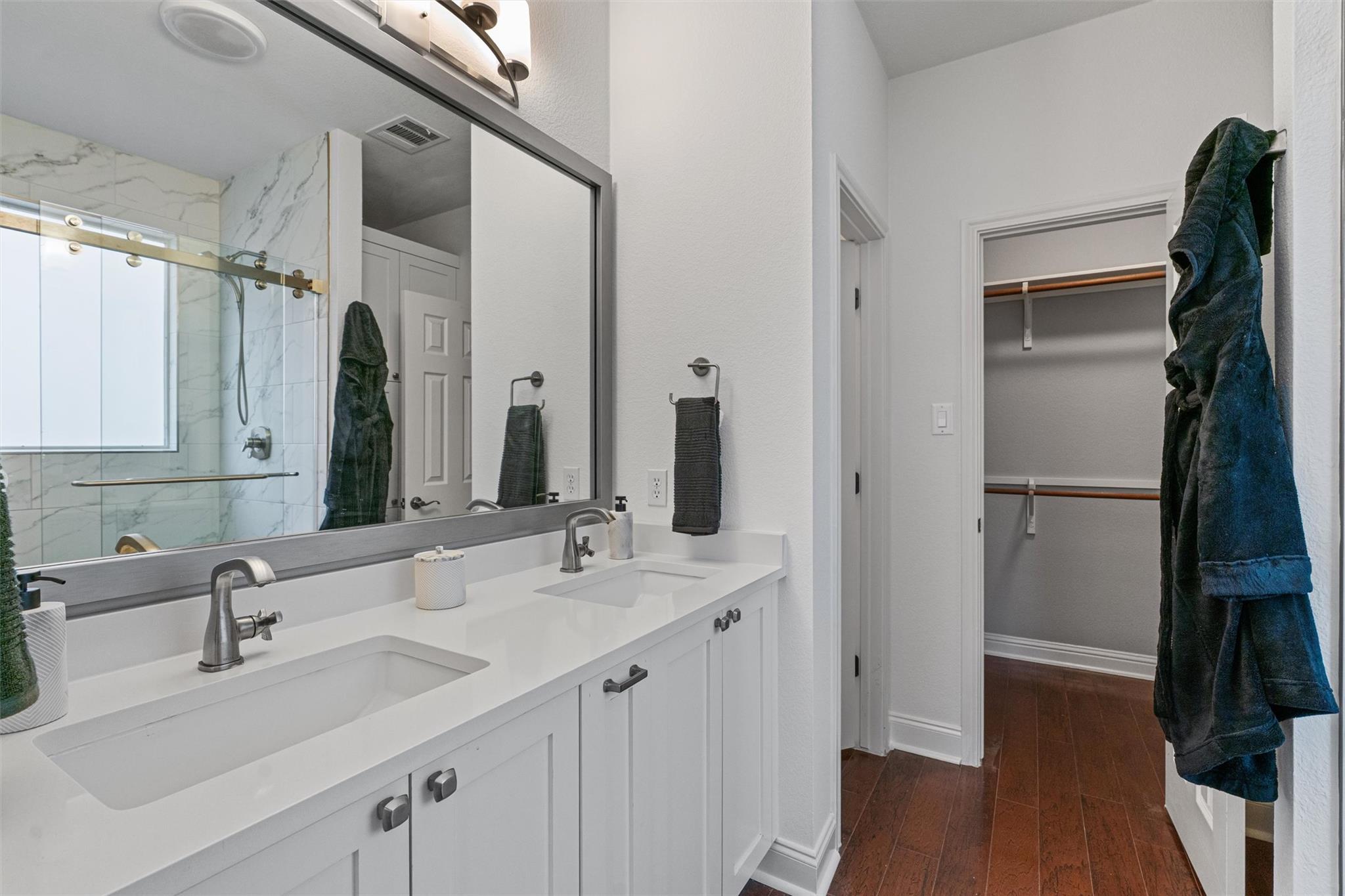 1810 Village Oak Ct, Austin, TX 78704