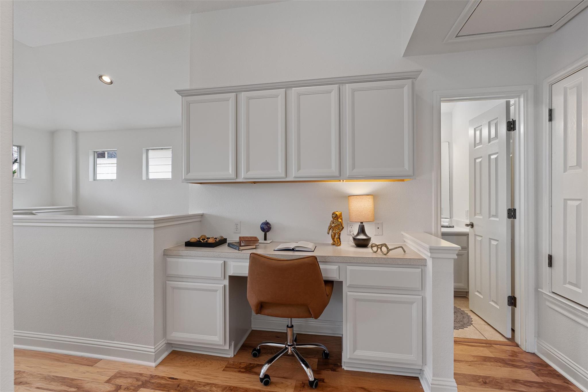 1810 Village Oak Ct, Austin, TX 78704