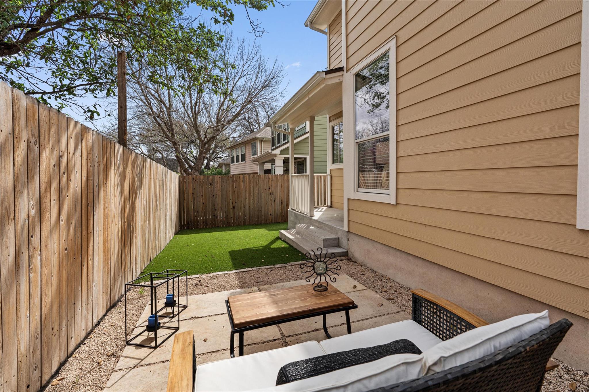 1810 Village Oak Ct, Austin, TX 78704