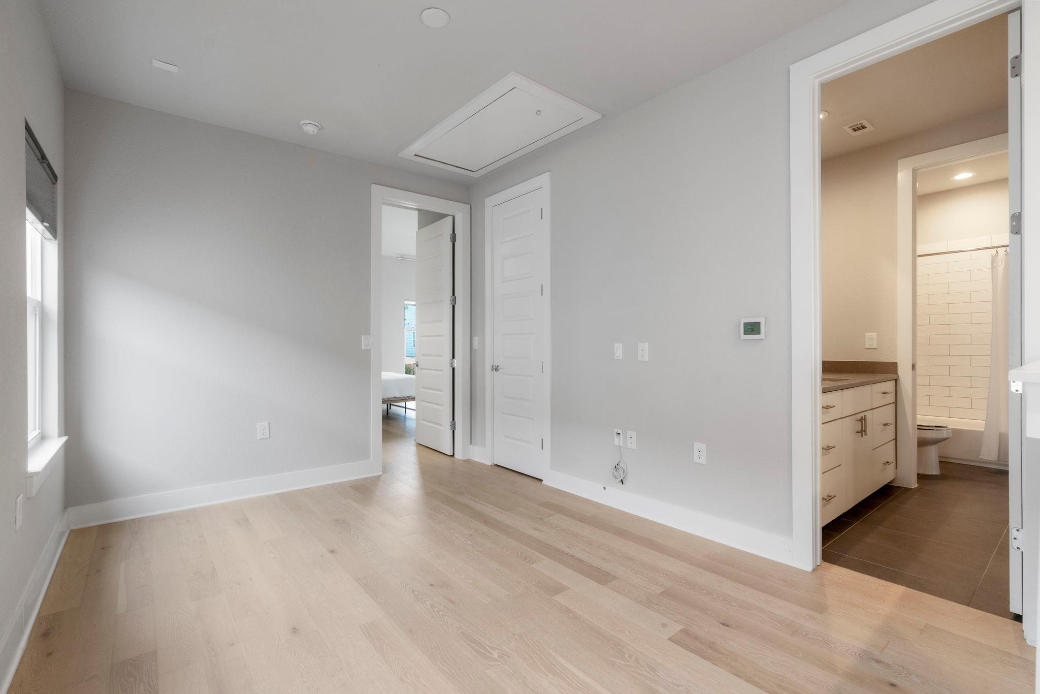 6008 Florencia Ln, Austin, TX 78724