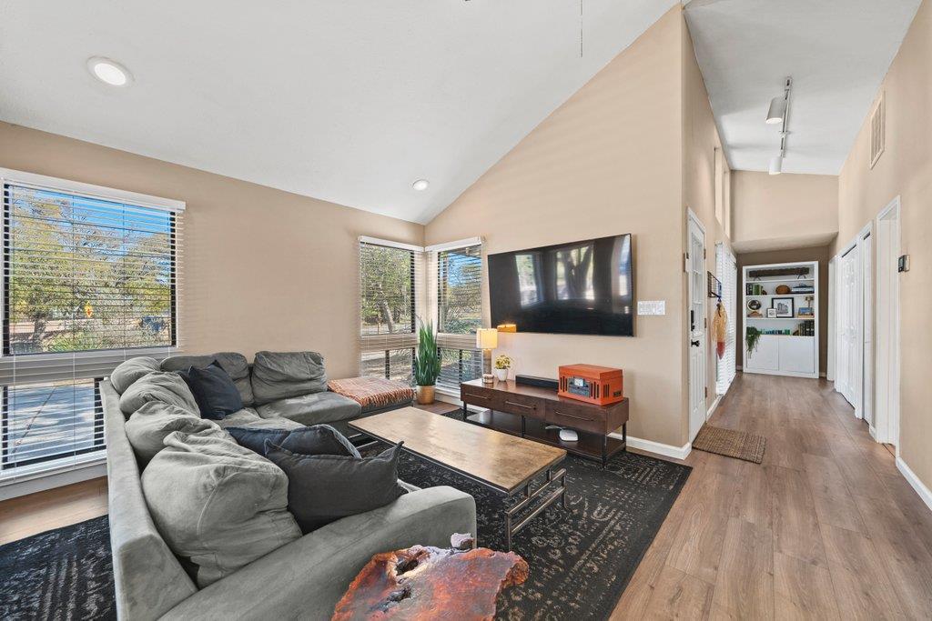 1505 N Lbj Dr, San Marcos, TX 78666