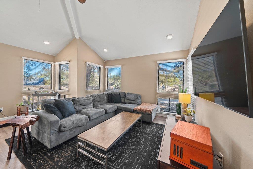 1505 N Lbj Dr, San Marcos, TX 78666