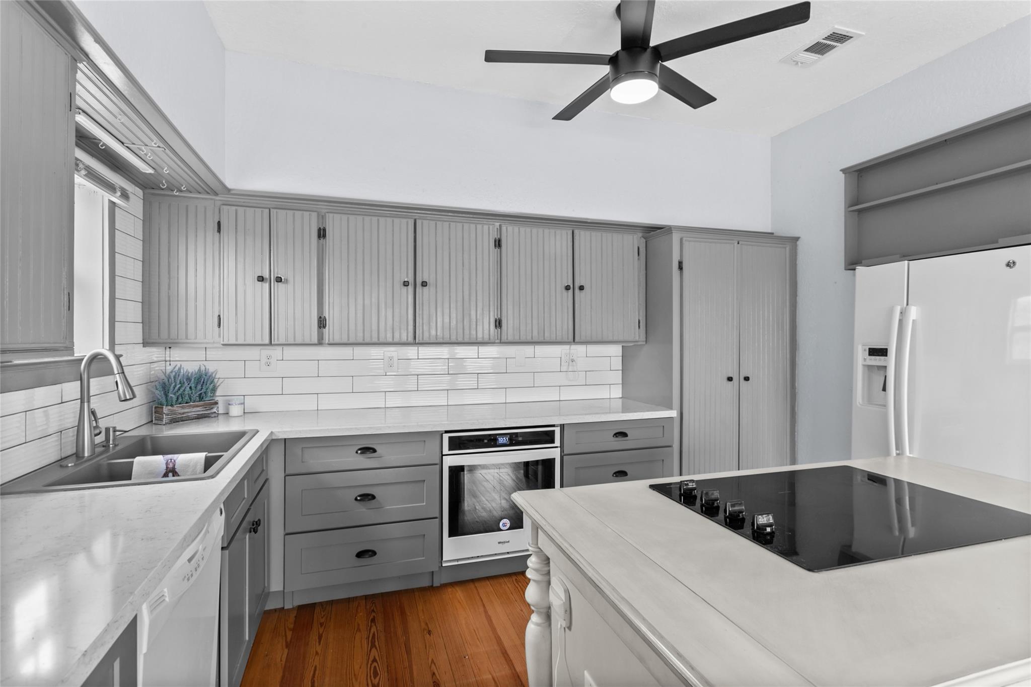 500 Springlake Dr, Dripping Springs, TX 78620