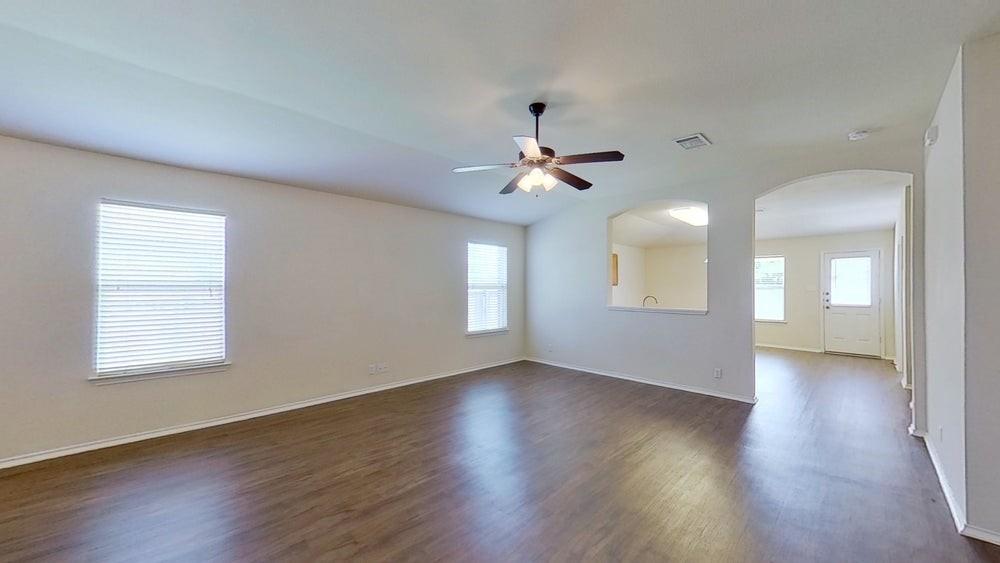 1013 W South St, Leander, TX 78641