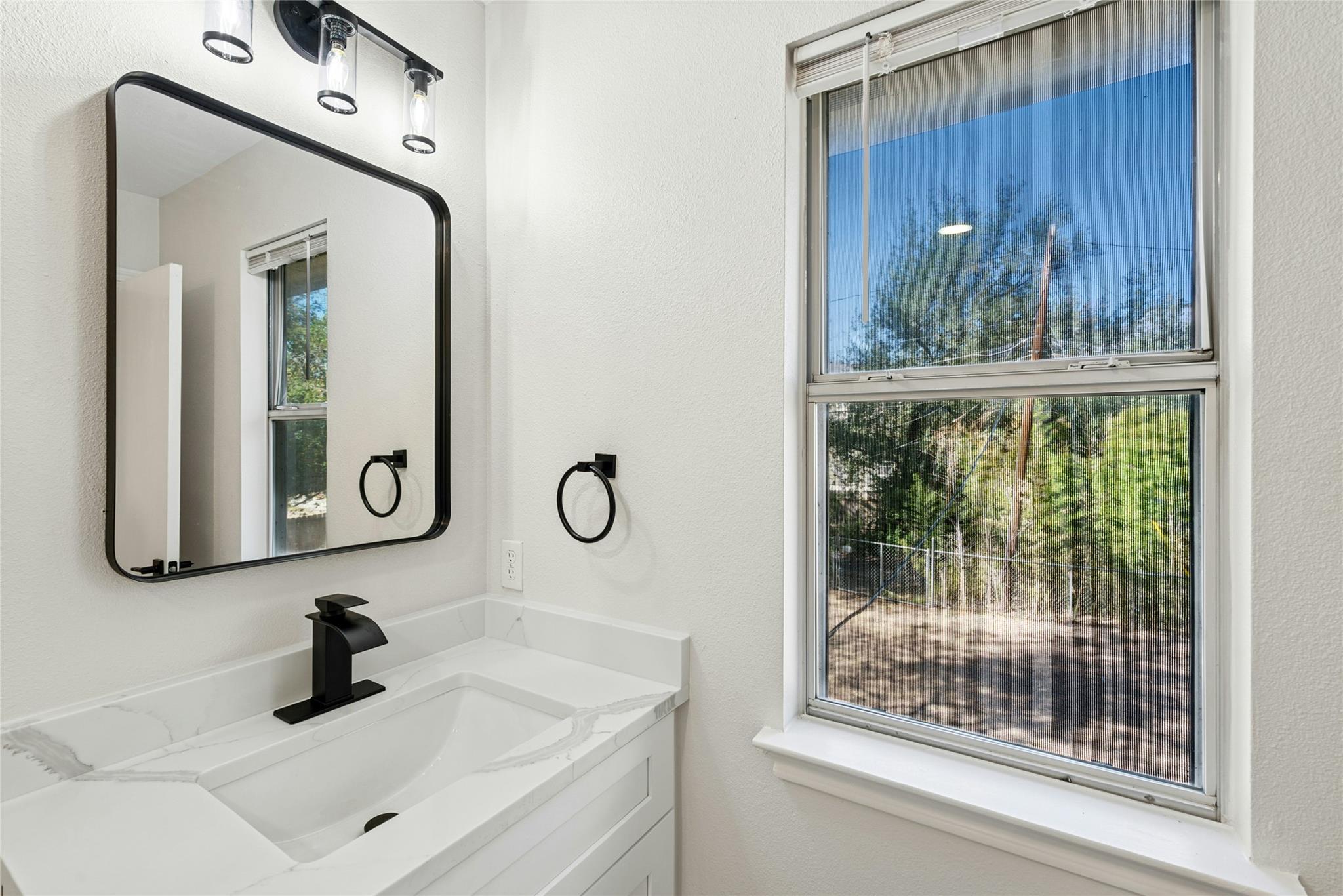 1708 E 17th St # B, Austin, TX 78702