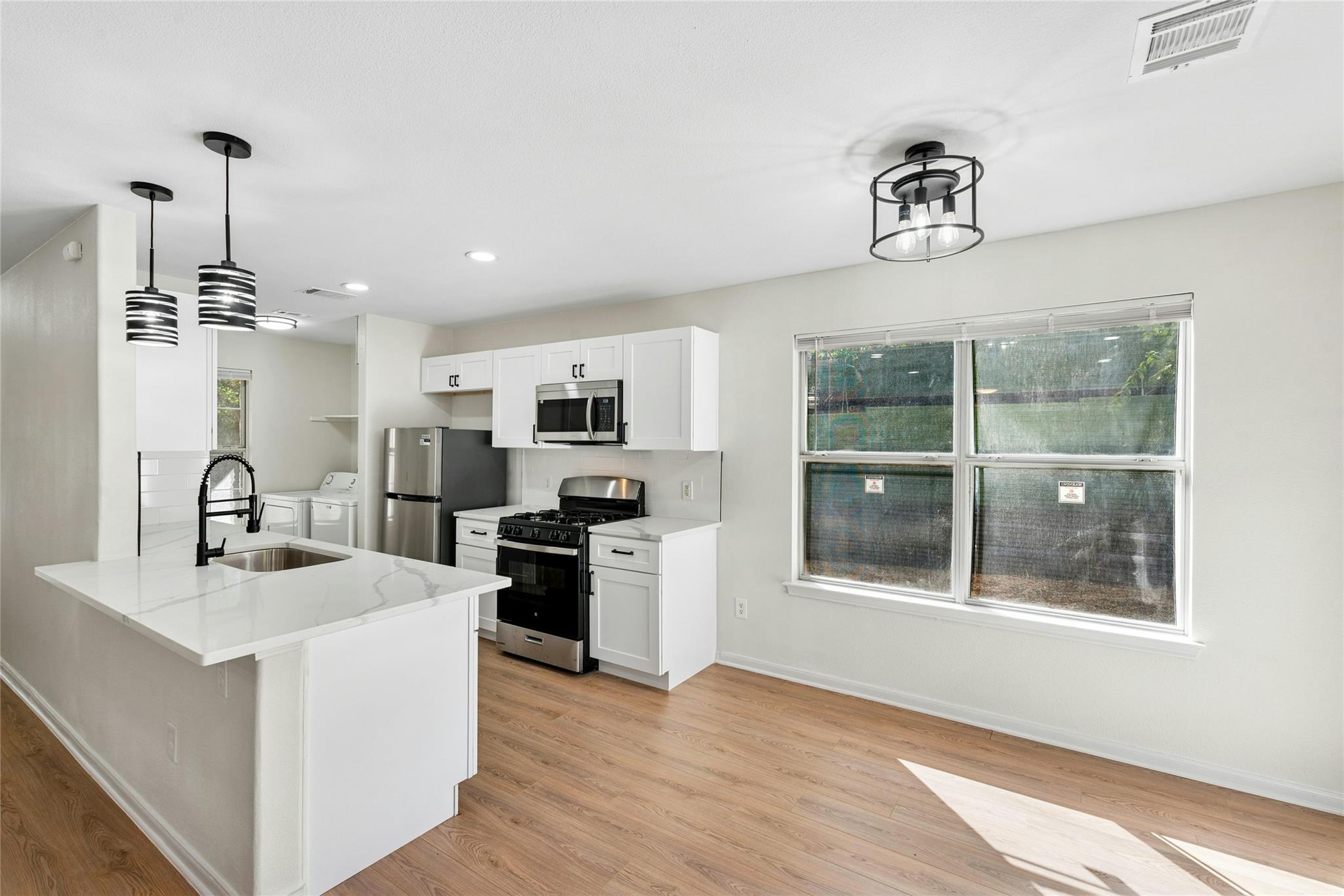 1708 E 17th St # B, Austin, TX 78702