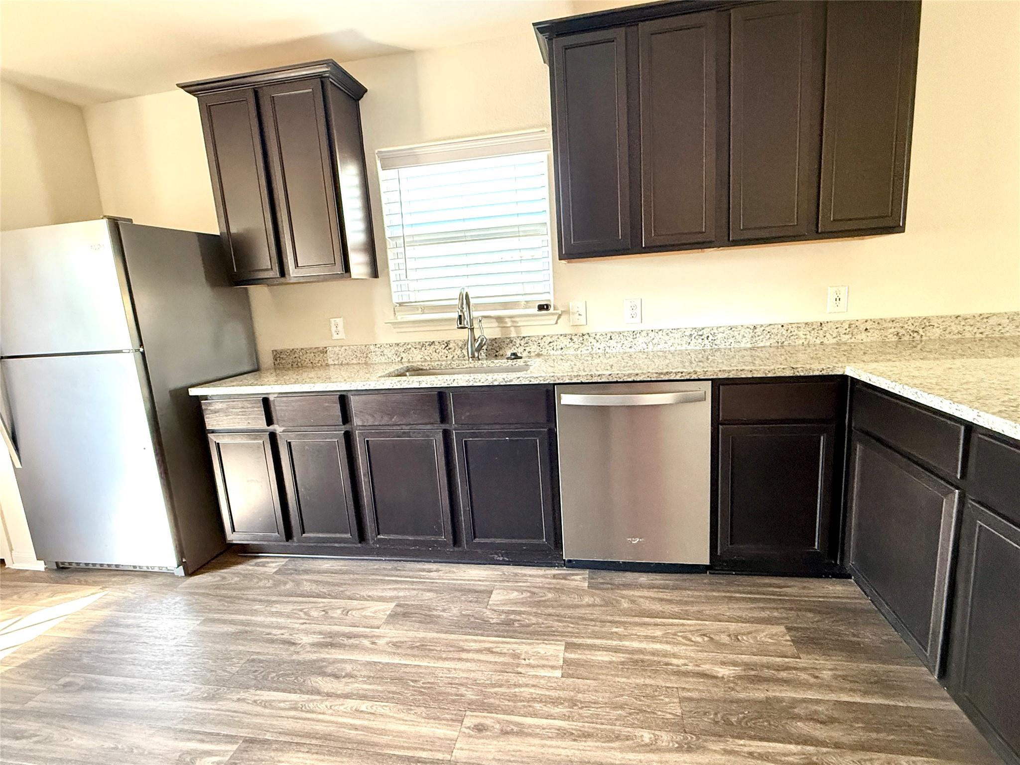 1008 Riverdale Cv, Jarrell, TX 76537