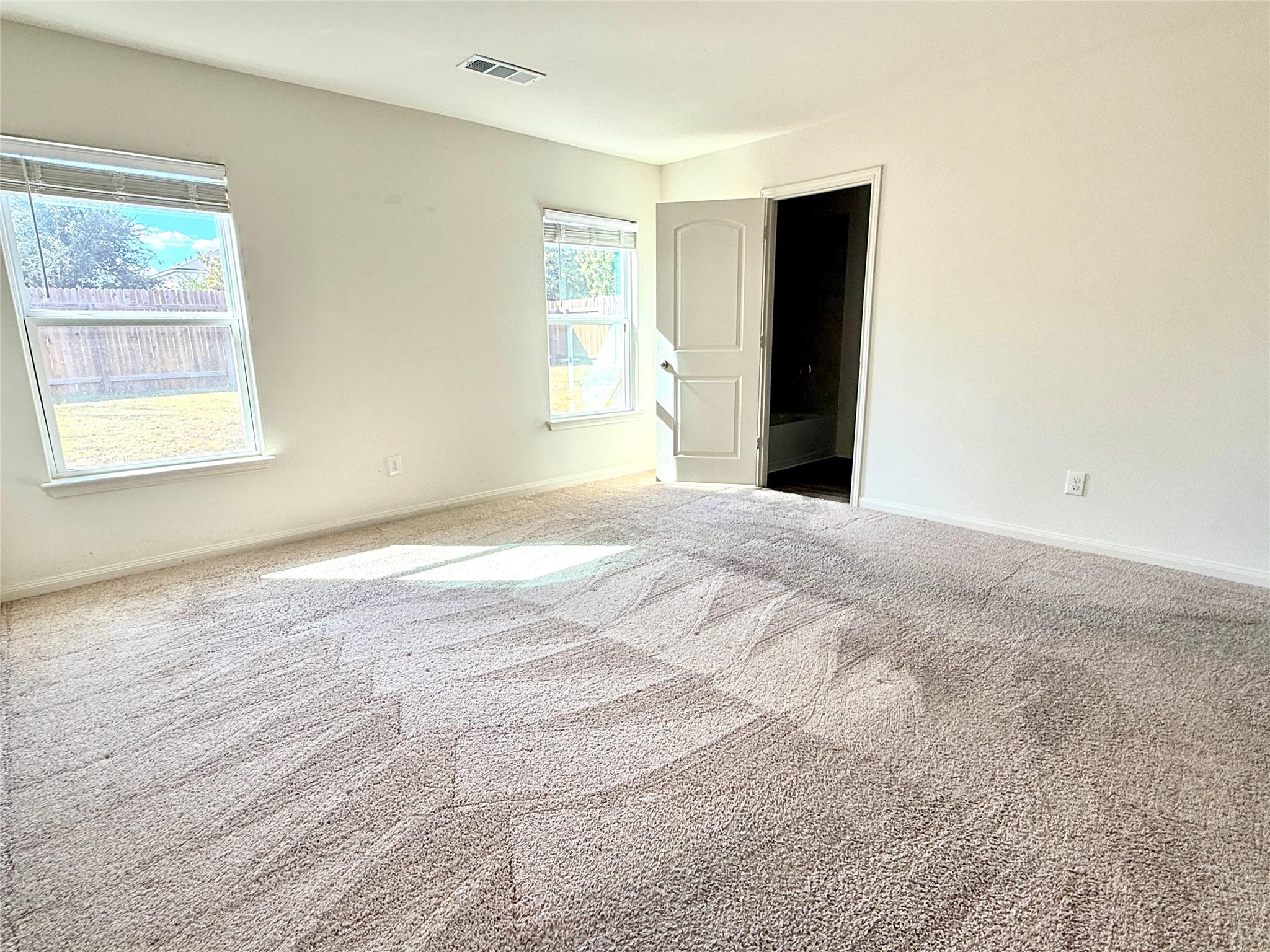 1008 Riverdale Cv, Jarrell, TX 76537