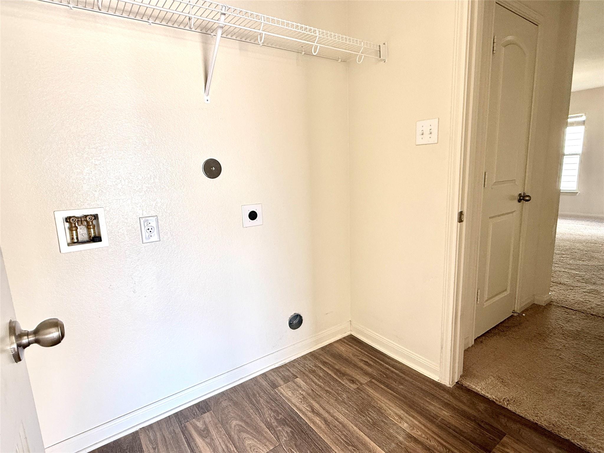 1008 Riverdale Cv, Jarrell, TX 76537