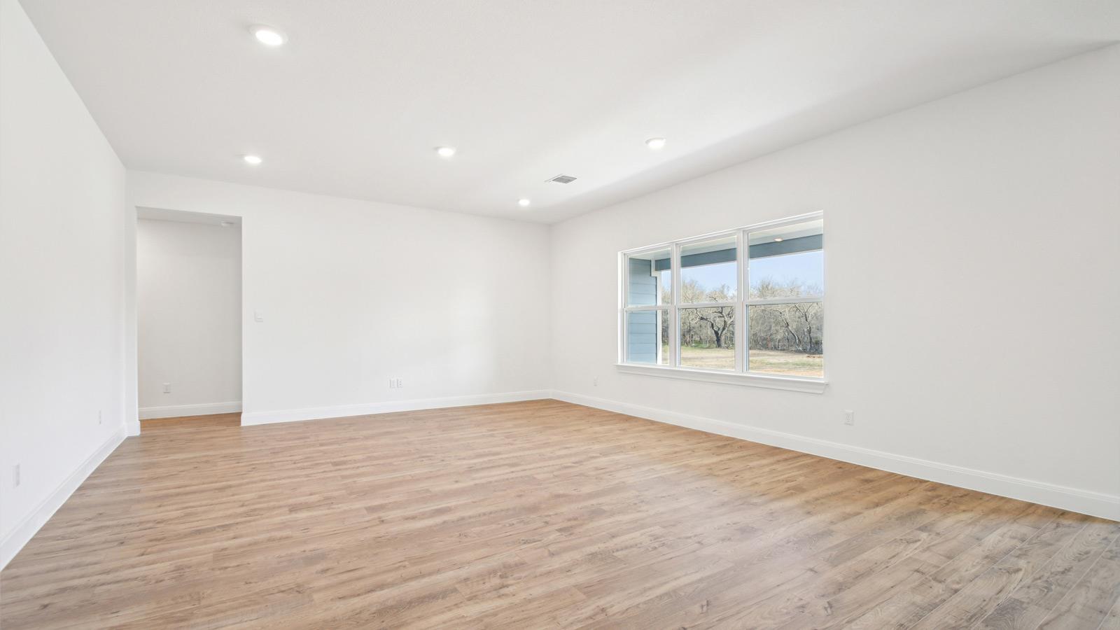 179 Great Northern Dr, Cedar Creek, TX 78612