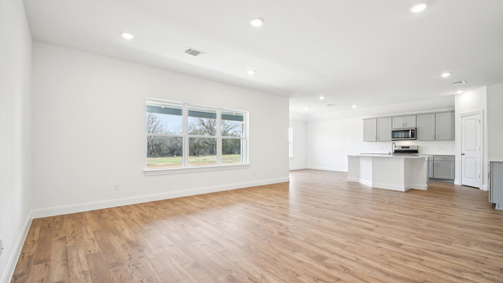 179 Great Northern Dr, Cedar Creek, TX 78612