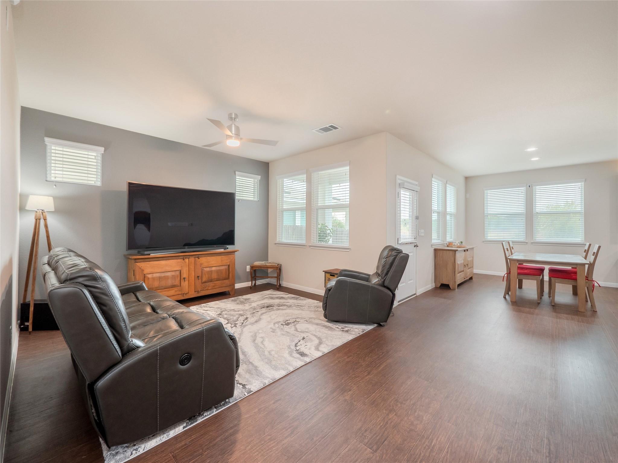 304 La Escalera Dr, Leander, TX 78641