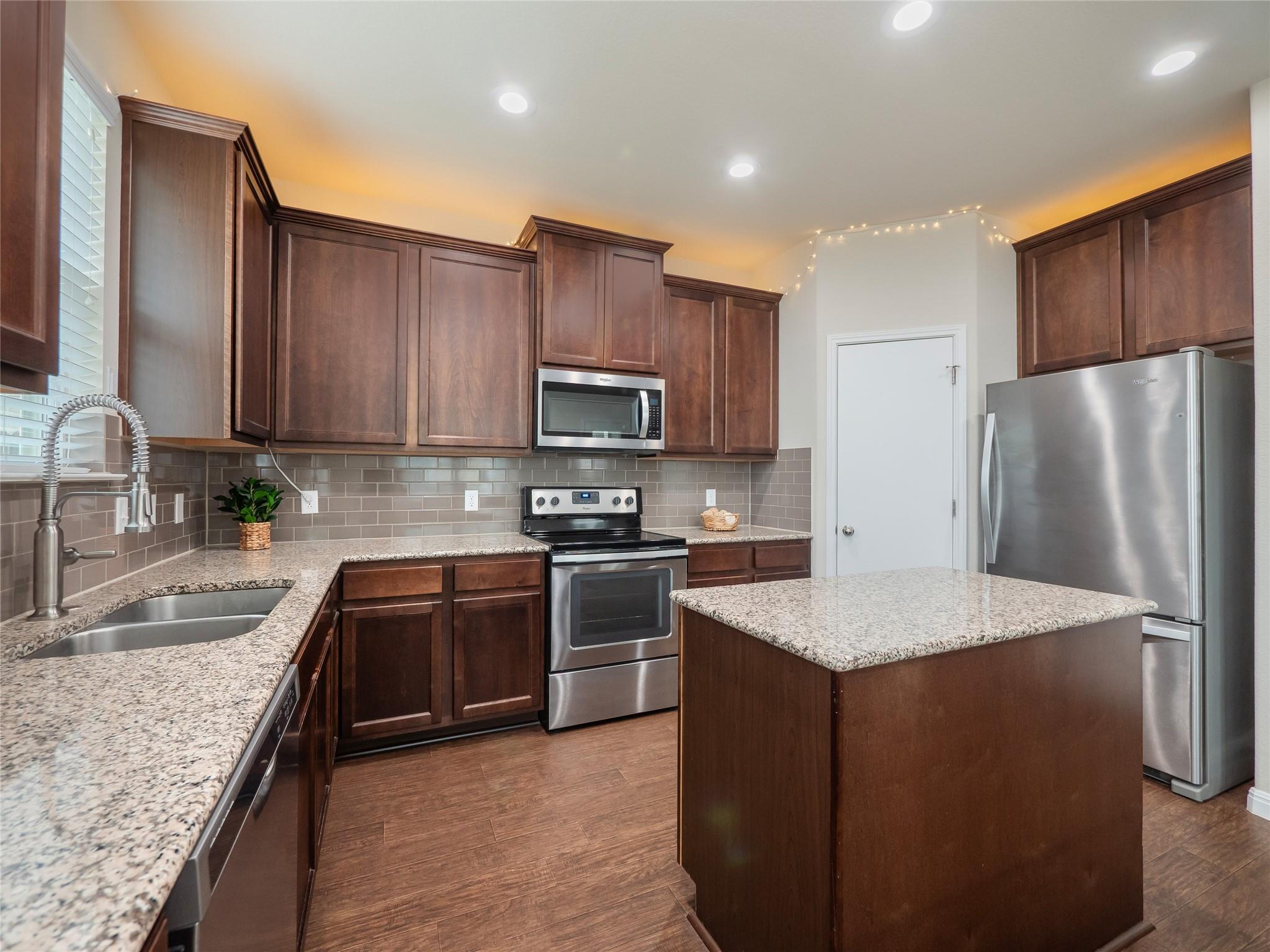 304 La Escalera Dr, Leander, TX 78641