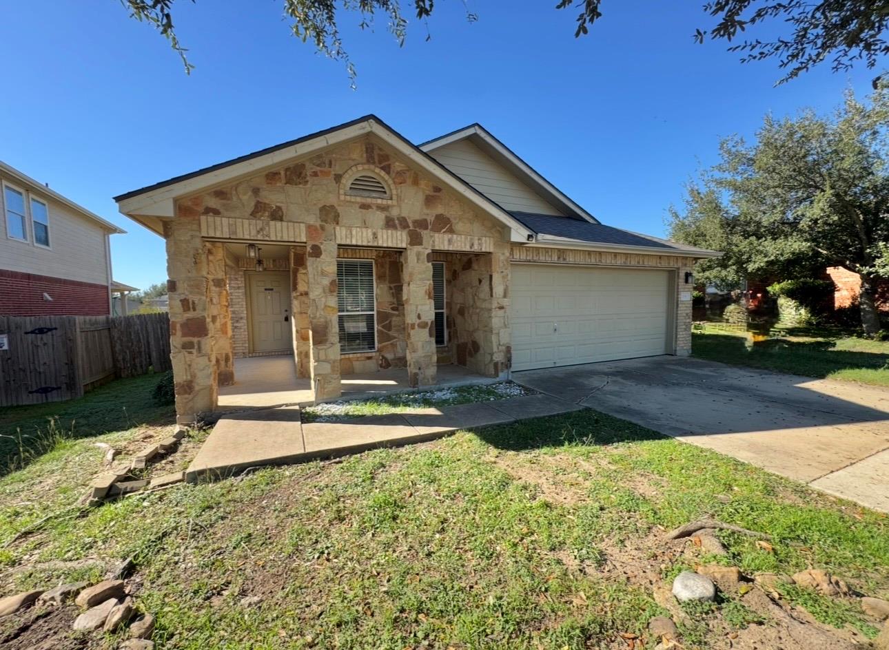 104 Gettysburg Loop, Elgin, TX 78621