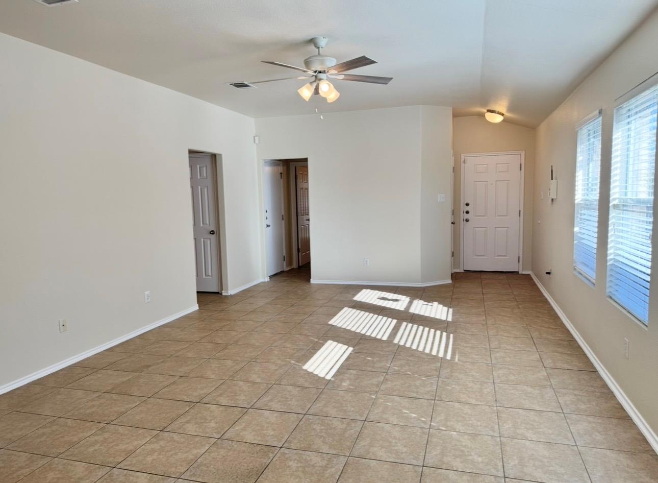 104 Gettysburg Loop, Elgin, TX 78621