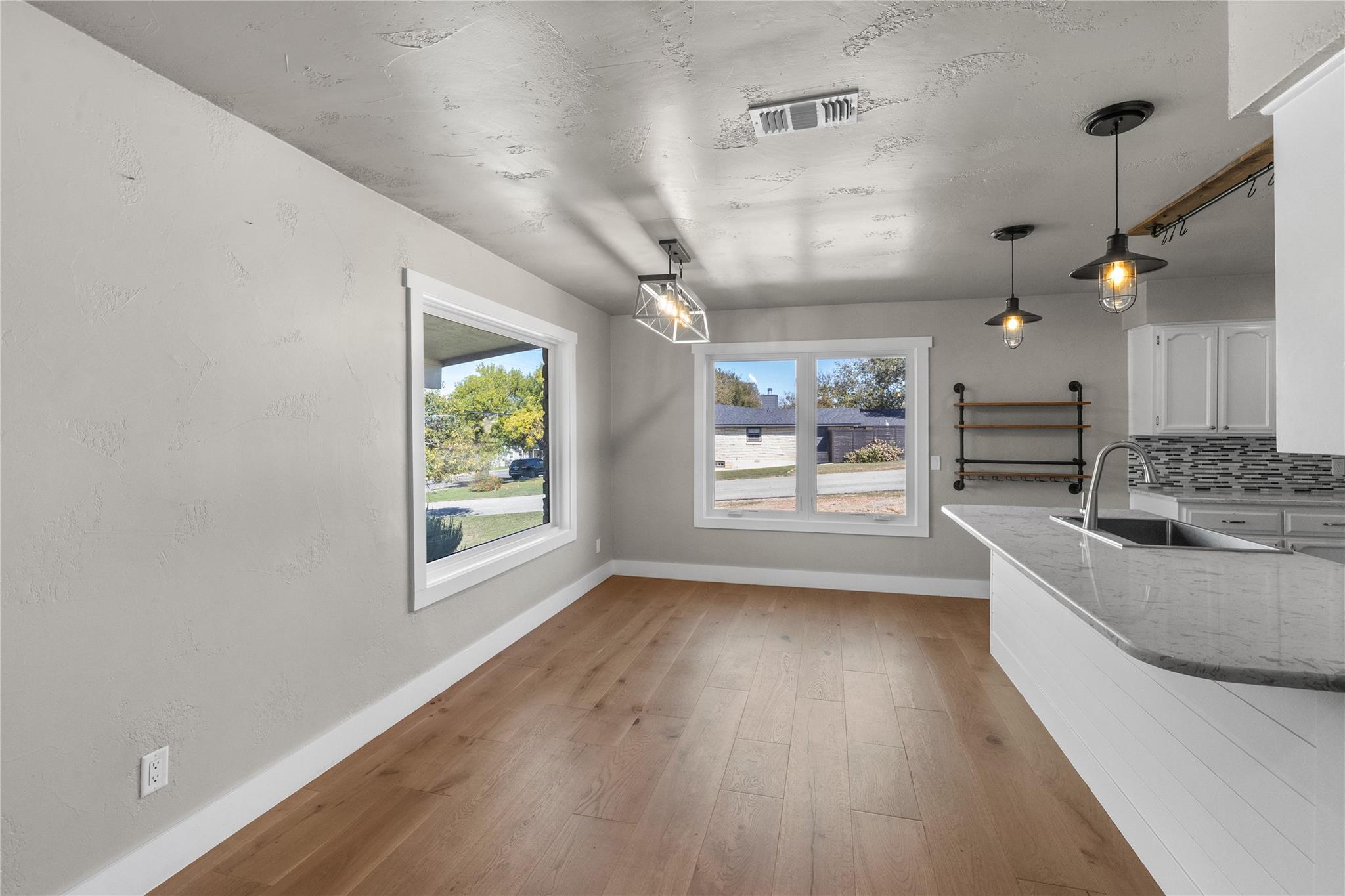 419 Avenue E, Marble Falls, TX 78654