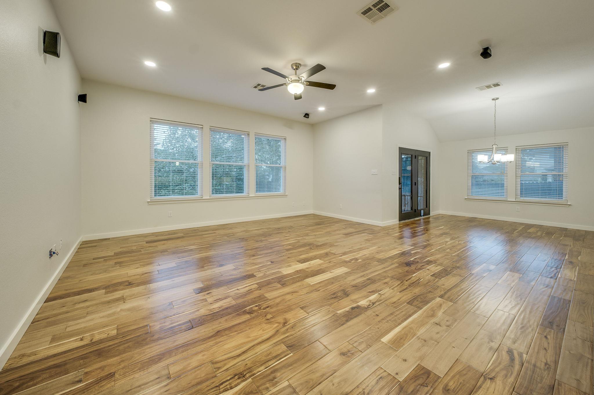 412 Chaparall Dr, Leander, TX 78641