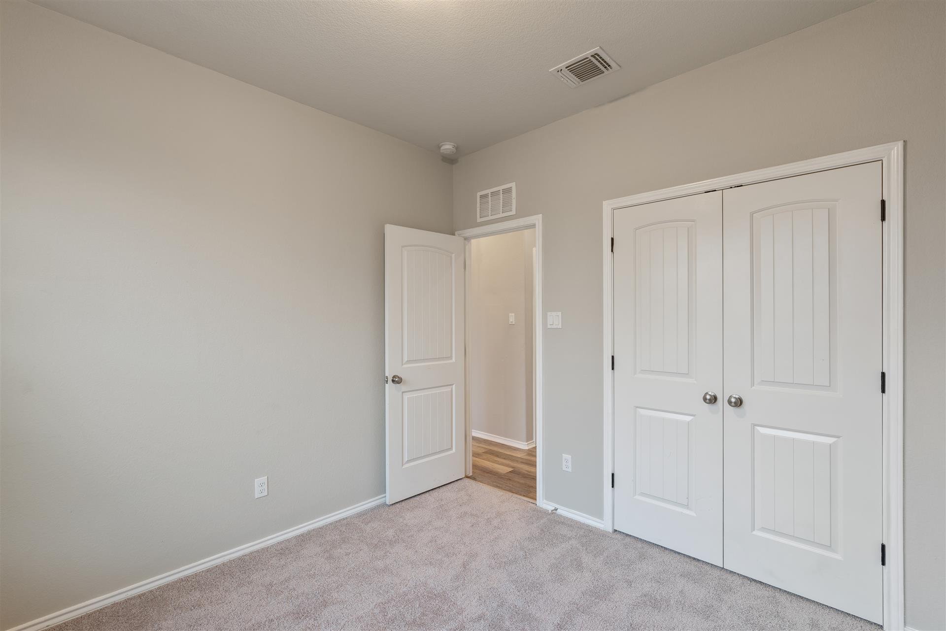 320 Cyril Dr, Hutto, TX 78634