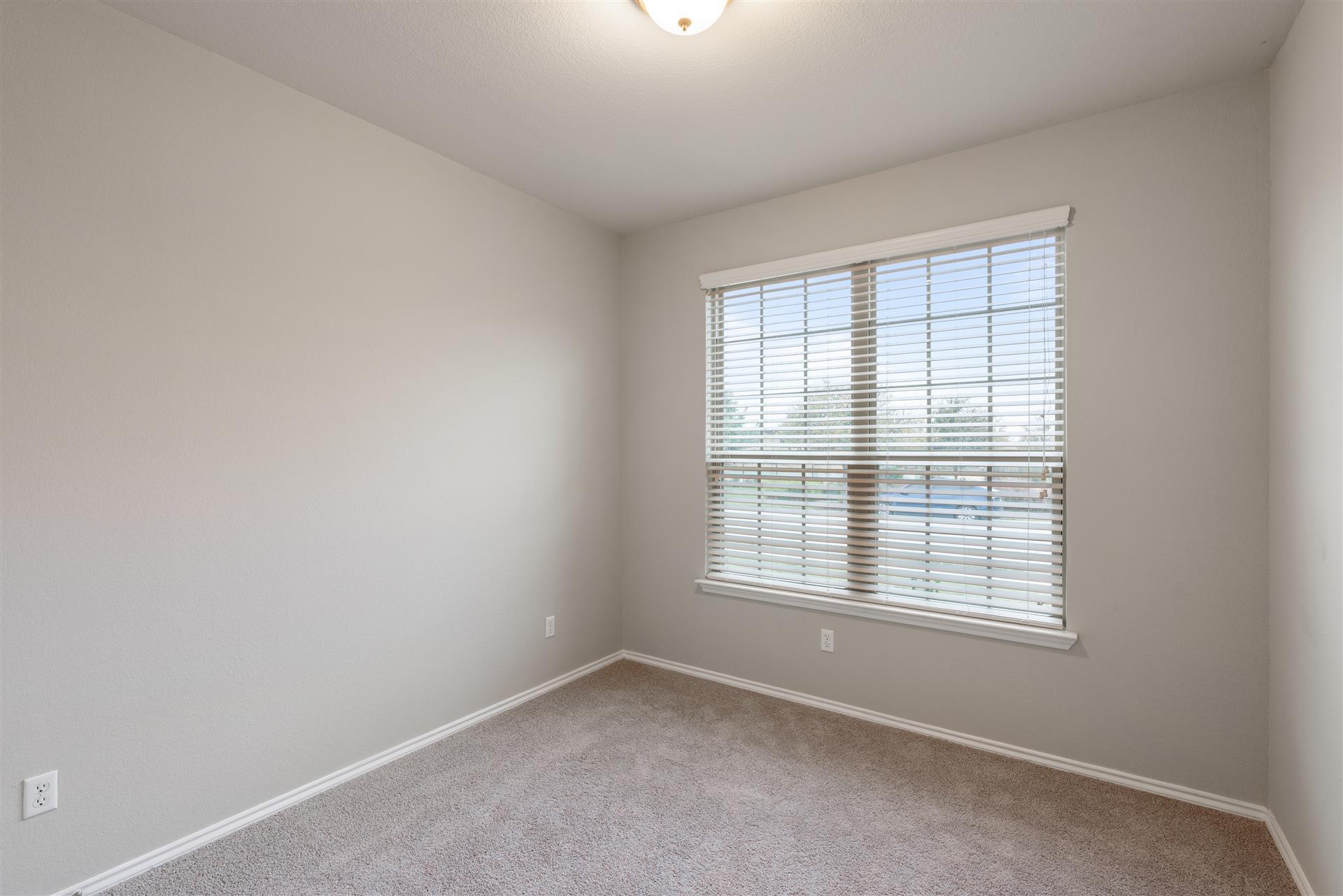 320 Cyril Dr, Hutto, TX 78634