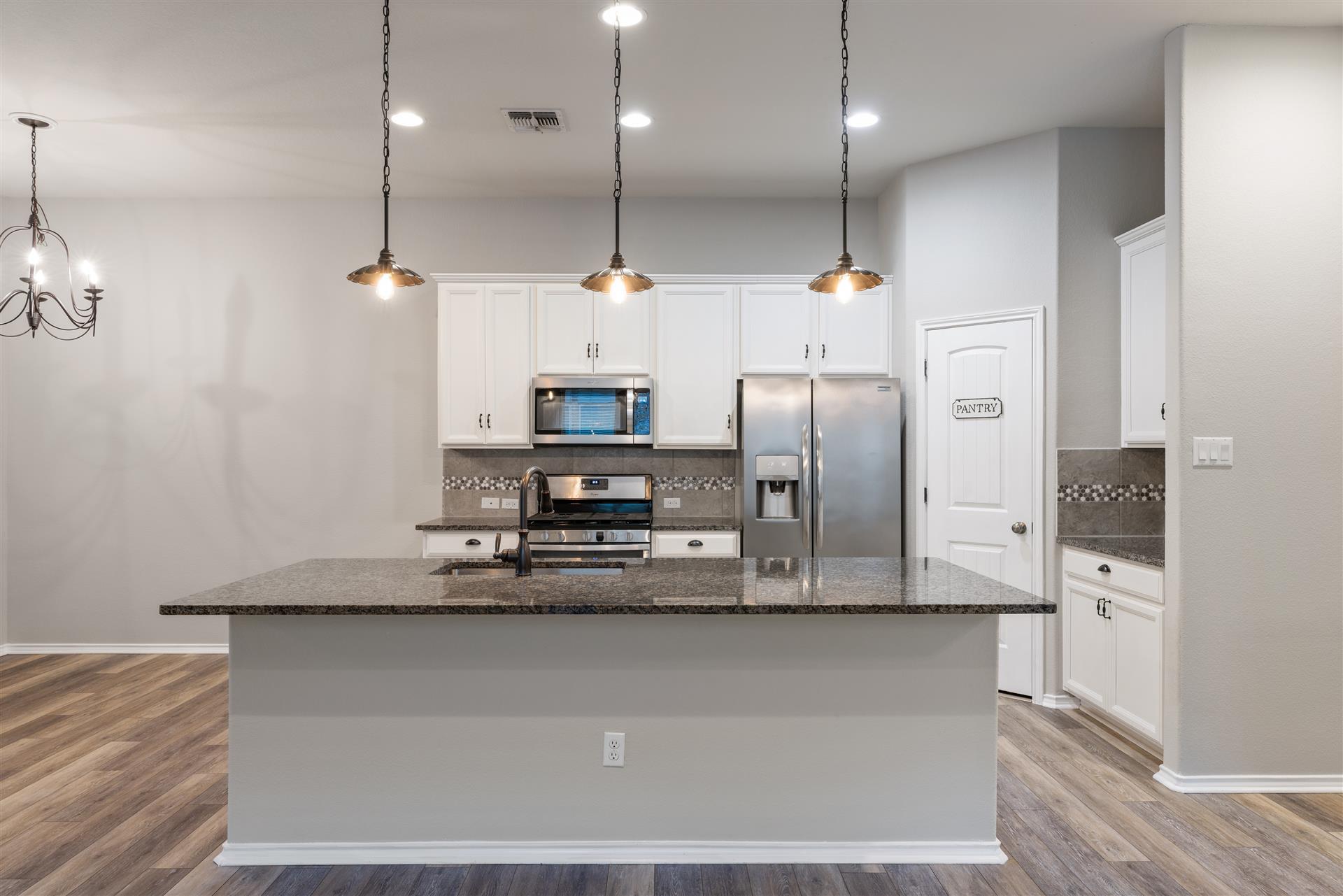 320 Cyril Dr, Hutto, TX 78634