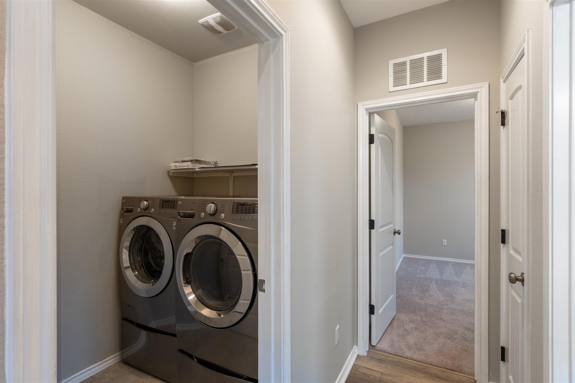 320 Cyril Dr, Hutto, TX 78634