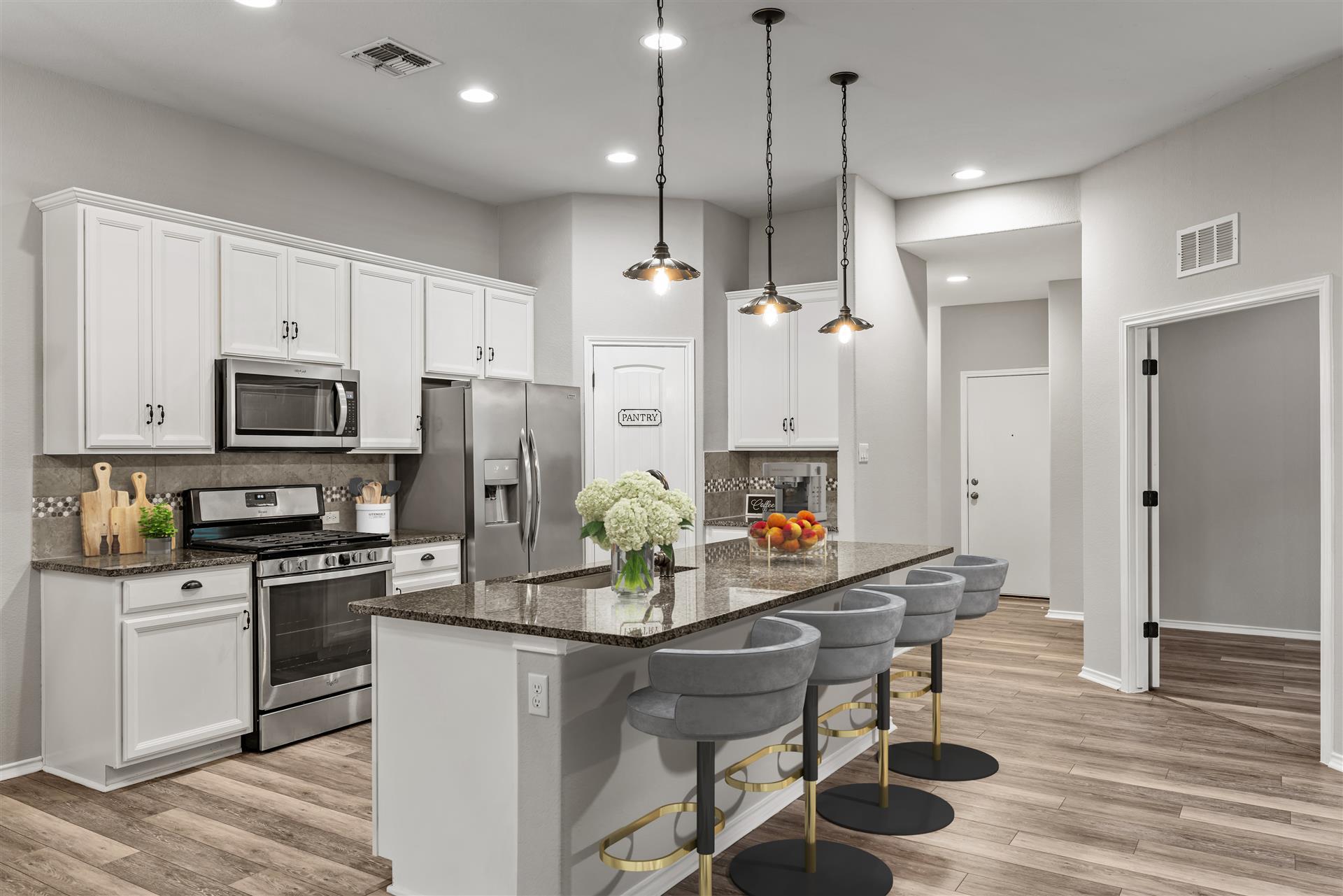 320 Cyril Dr, Hutto, TX 78634