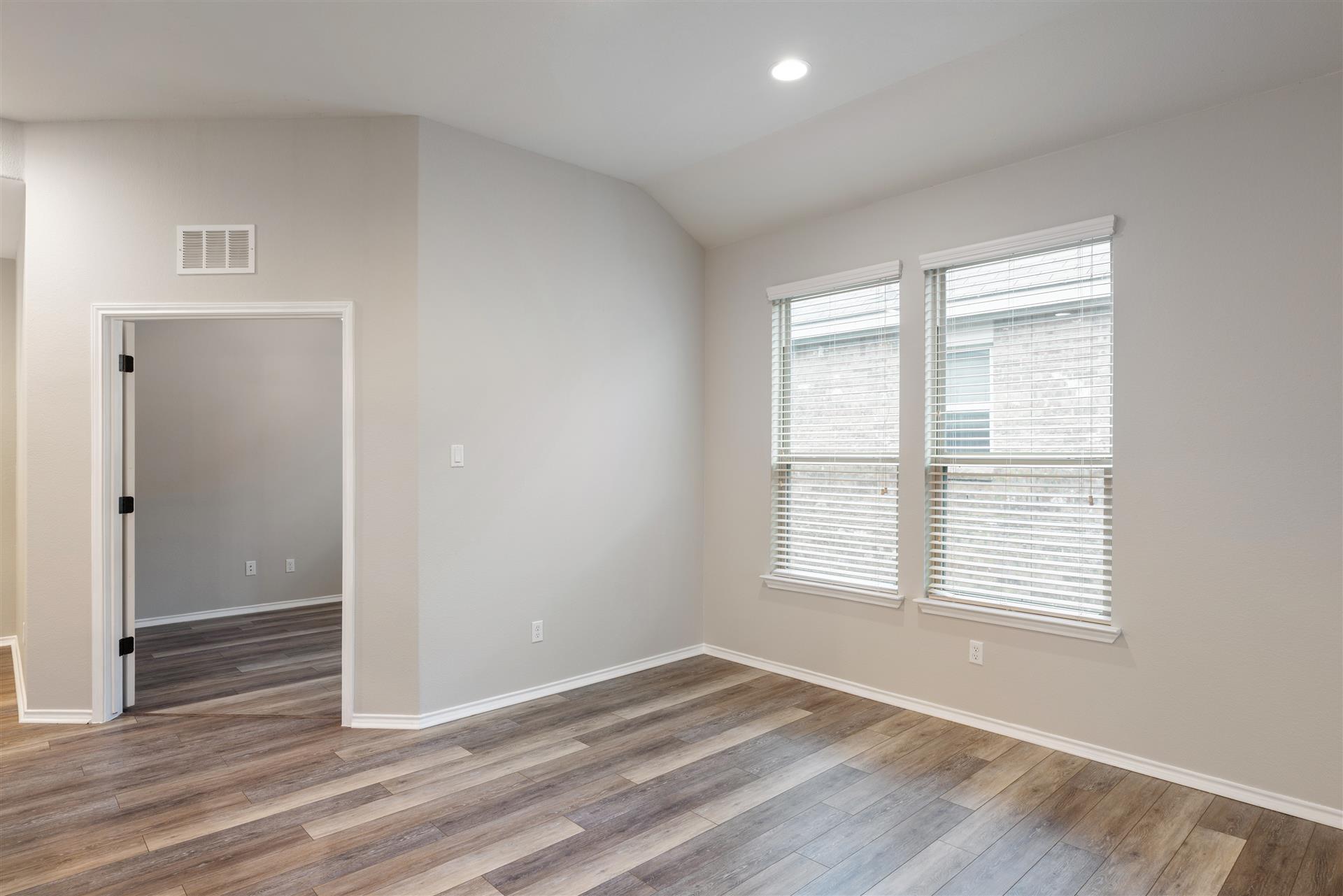 320 Cyril Dr, Hutto, TX 78634