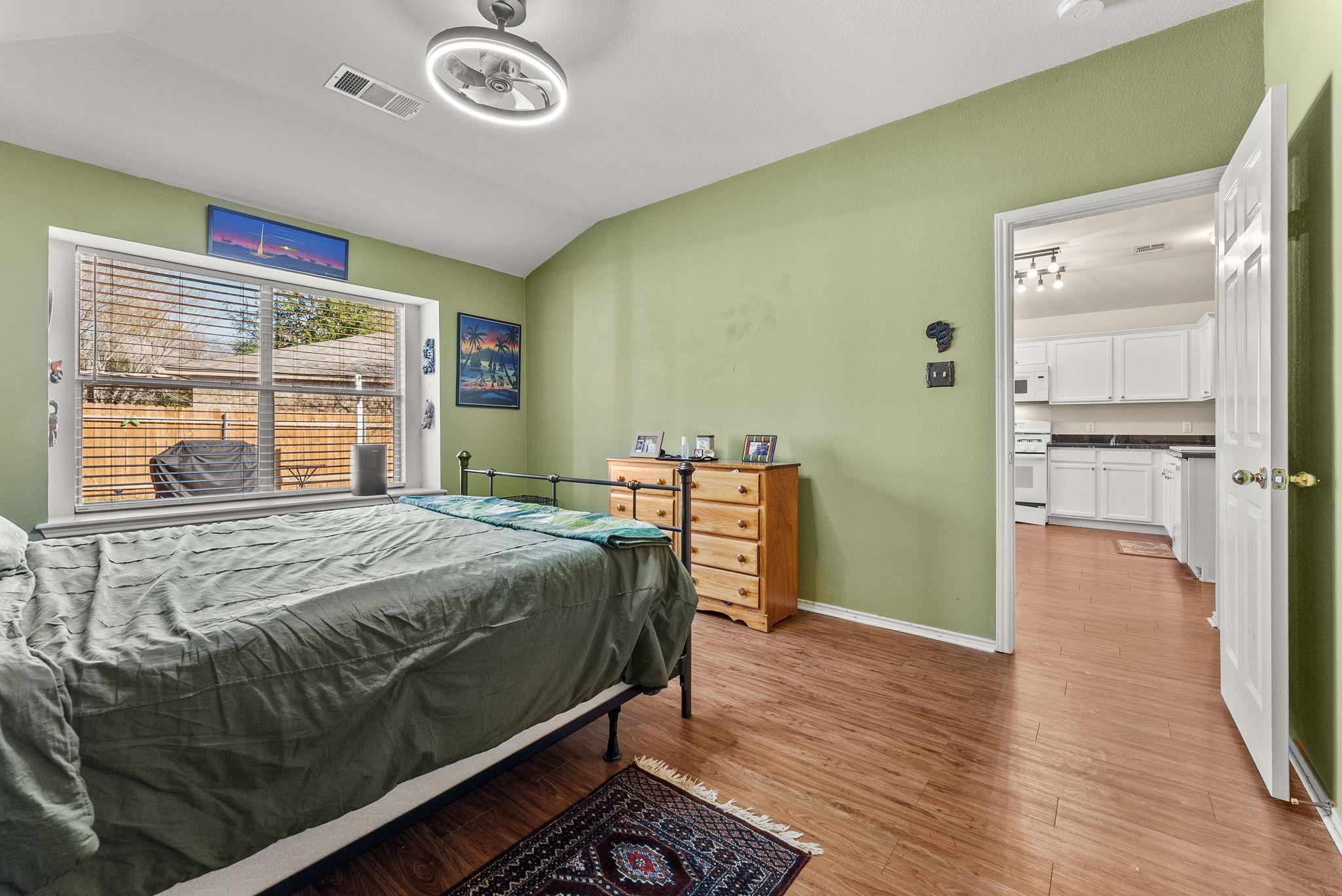 11407 Jim Thorpe Ln, Austin, TX 78748