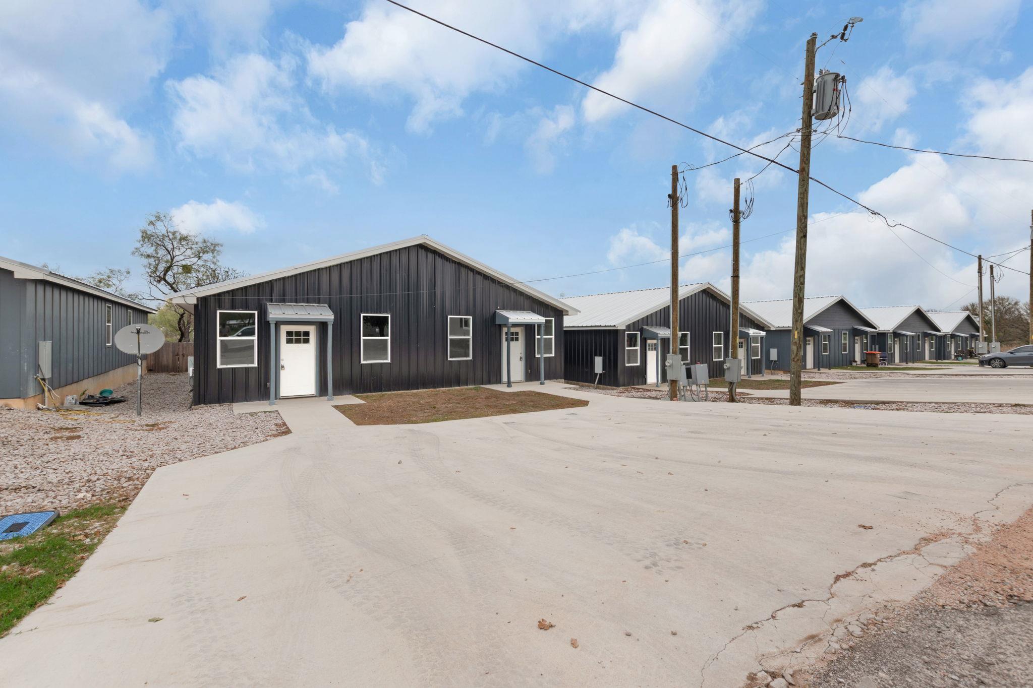 870 Waco St, Kingsland, TX 78639