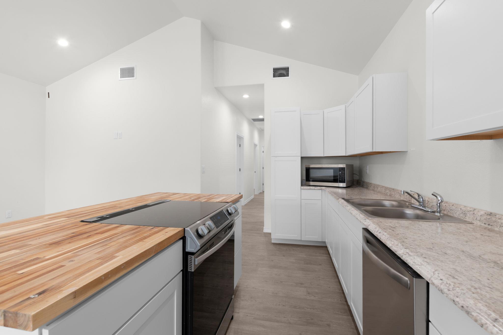 870 Waco St, Kingsland, TX 78639