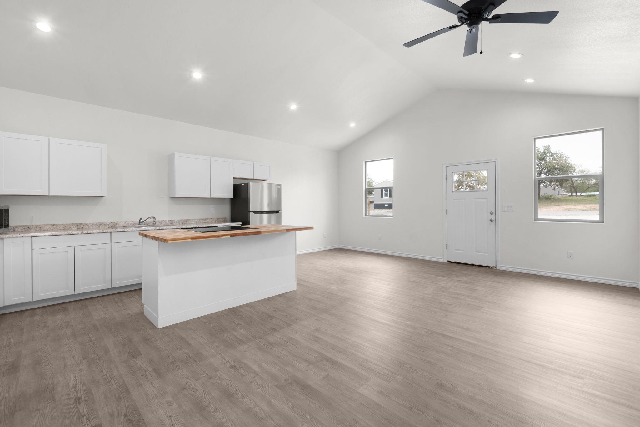 870 Waco St, Kingsland, TX 78639