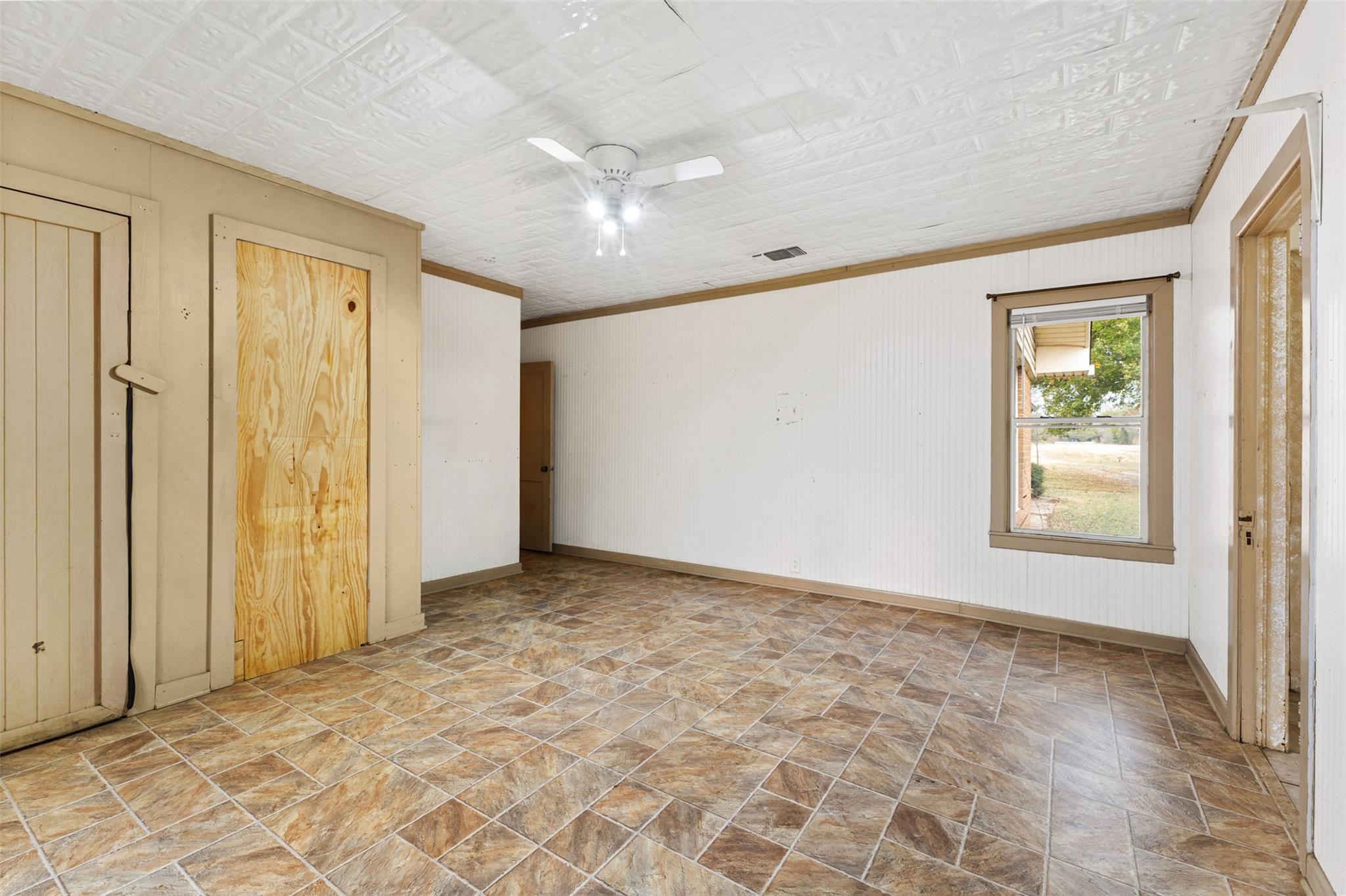 195 L County Road 852, Groesbeck, TX 75838