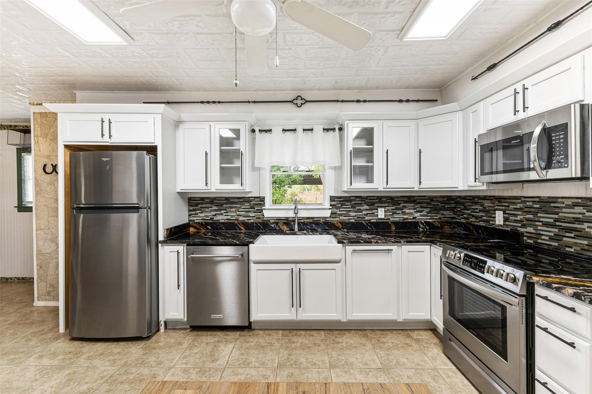 195 L County Road 852, Groesbeck, TX 75838