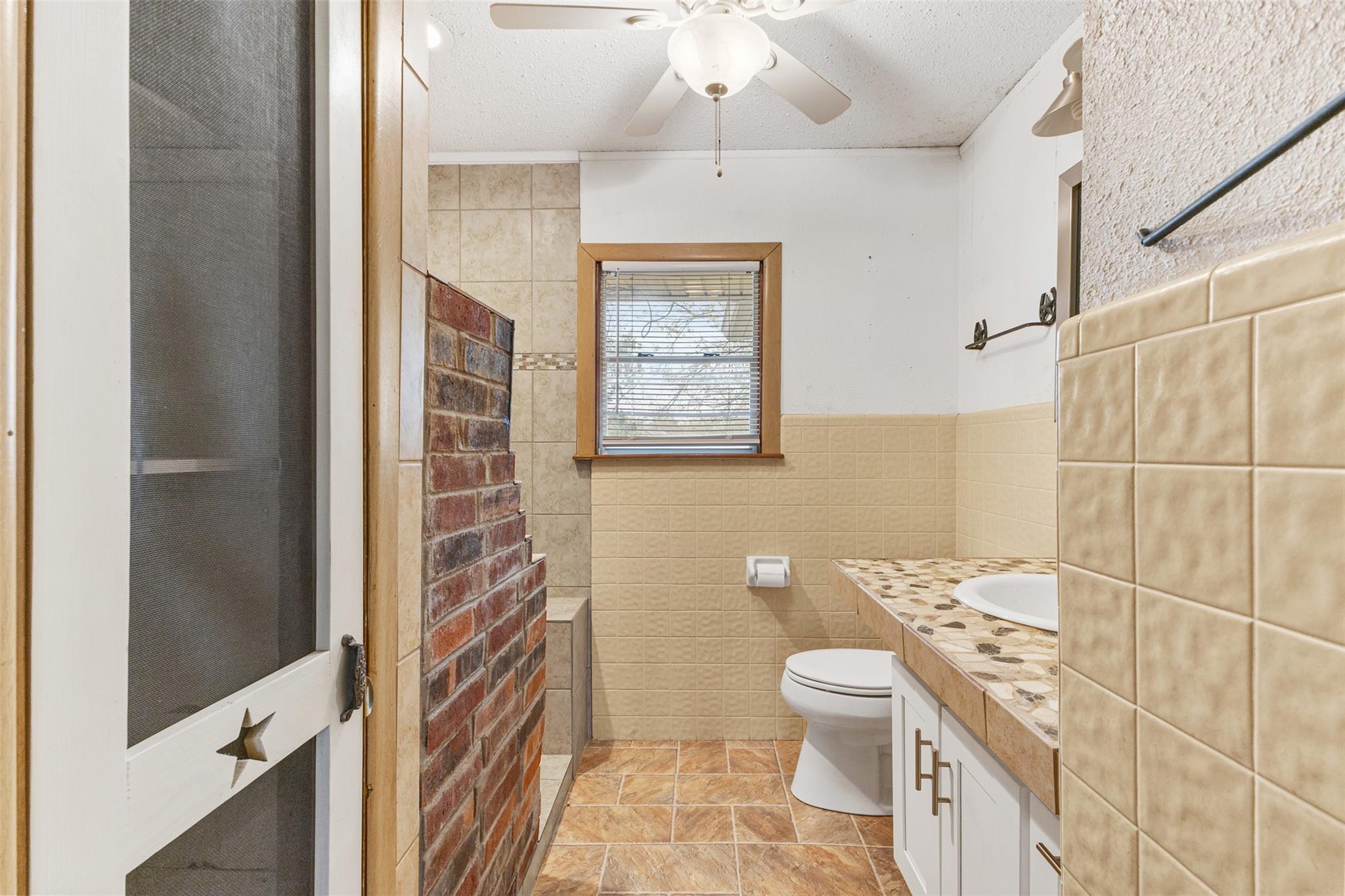 195 L County Road 852, Groesbeck, TX 75838