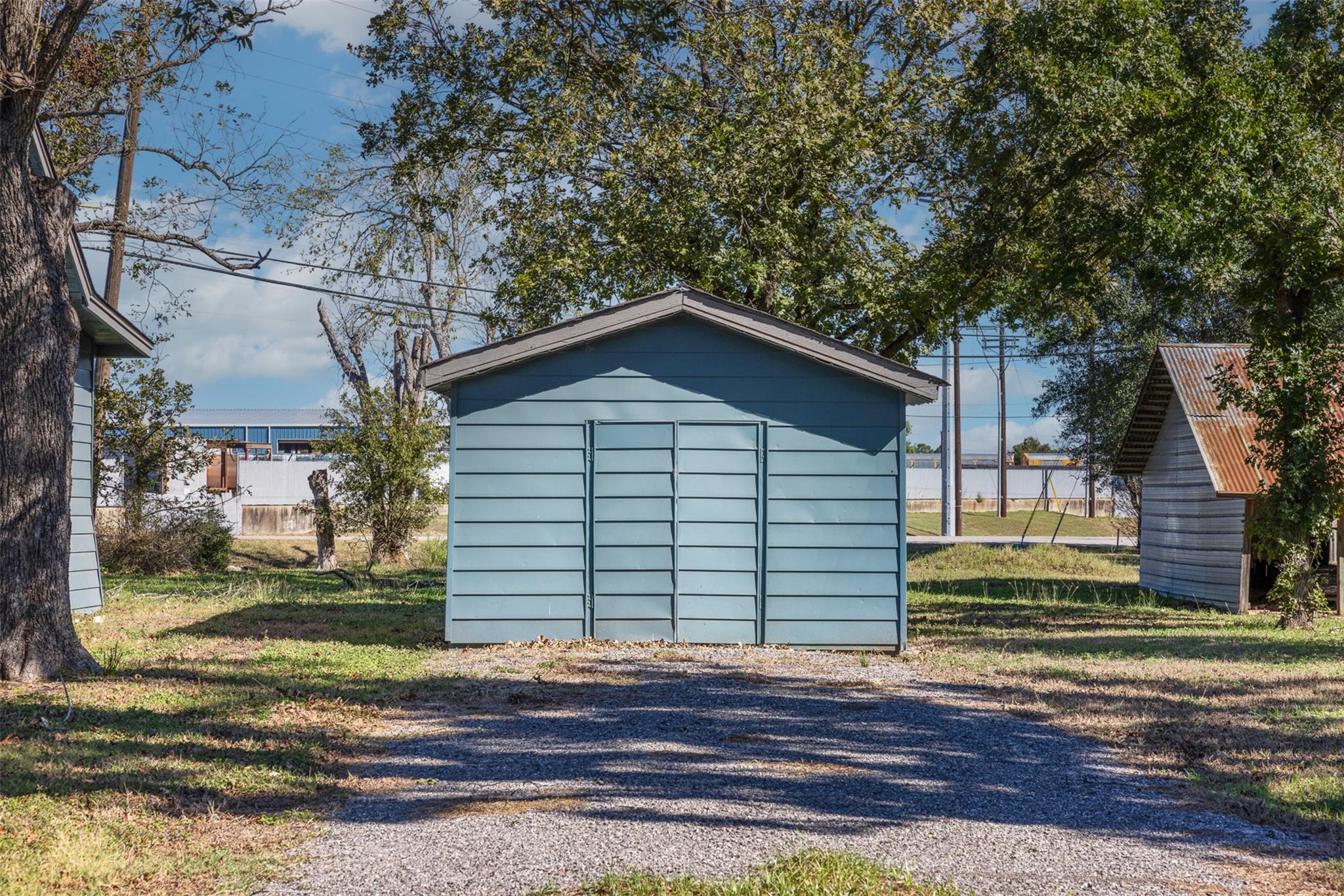 1002 N Banks St, Caldwell, TX 77836