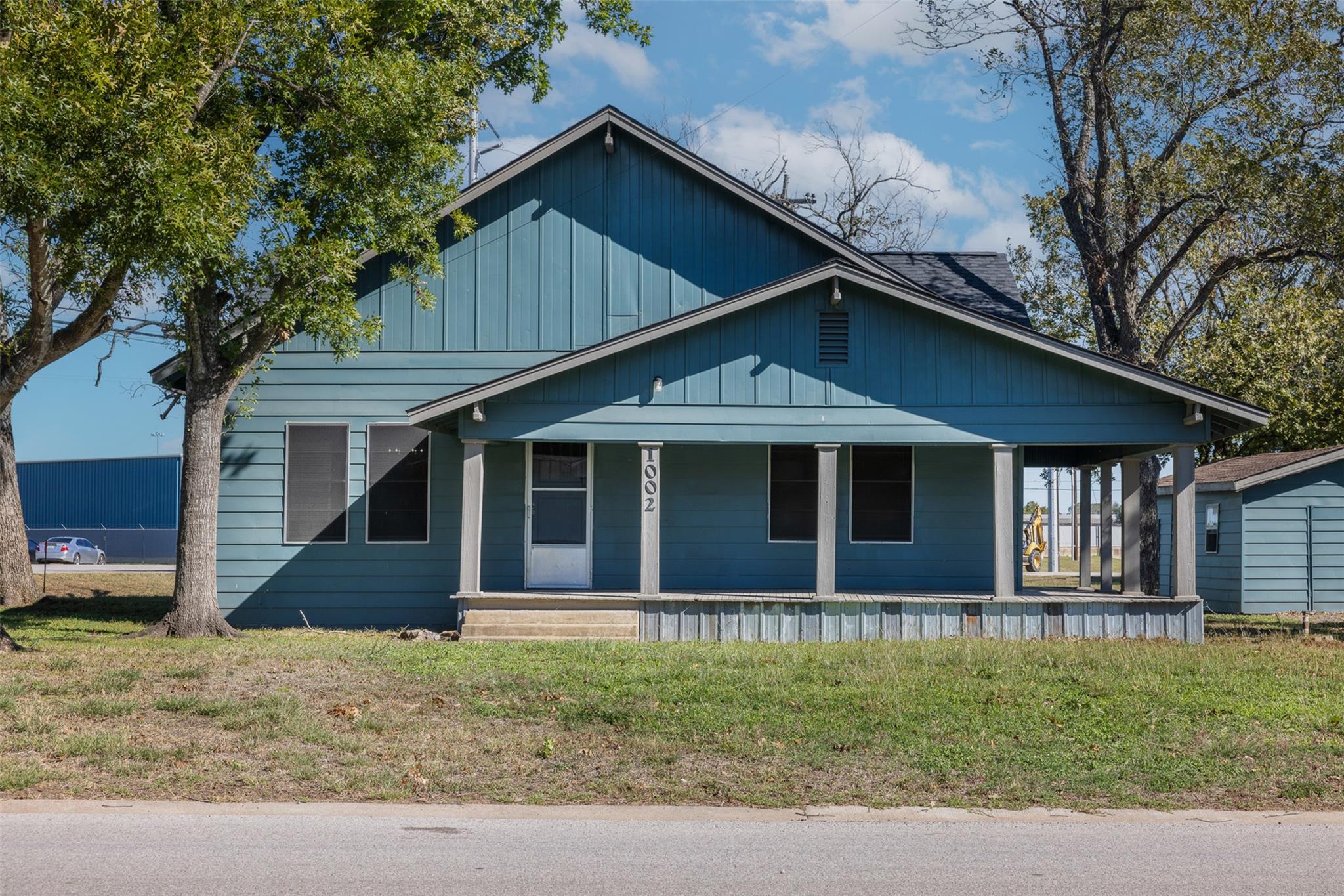 1002 N Banks St, Caldwell, TX 77836