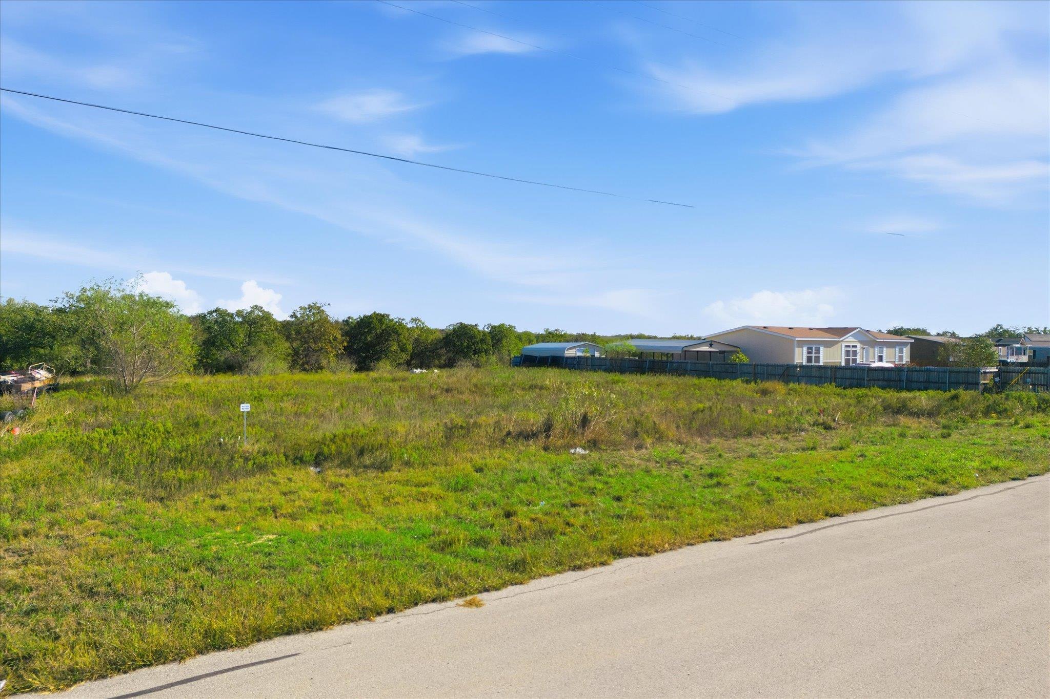 299 Wright Dr, Cedar Creek, TX 78612