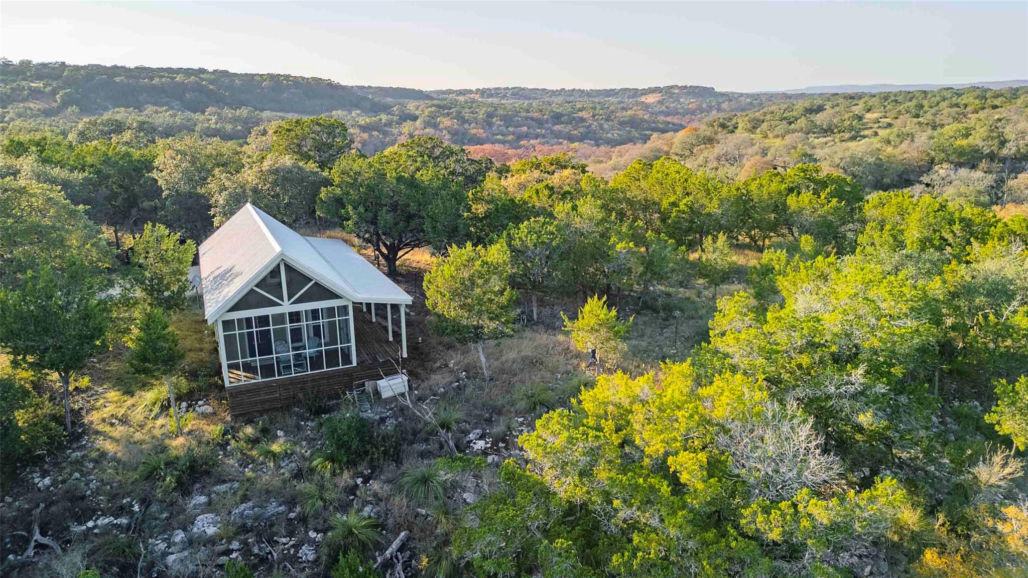 8507 Hammett's Crossing, Round Mountain, TX 78663