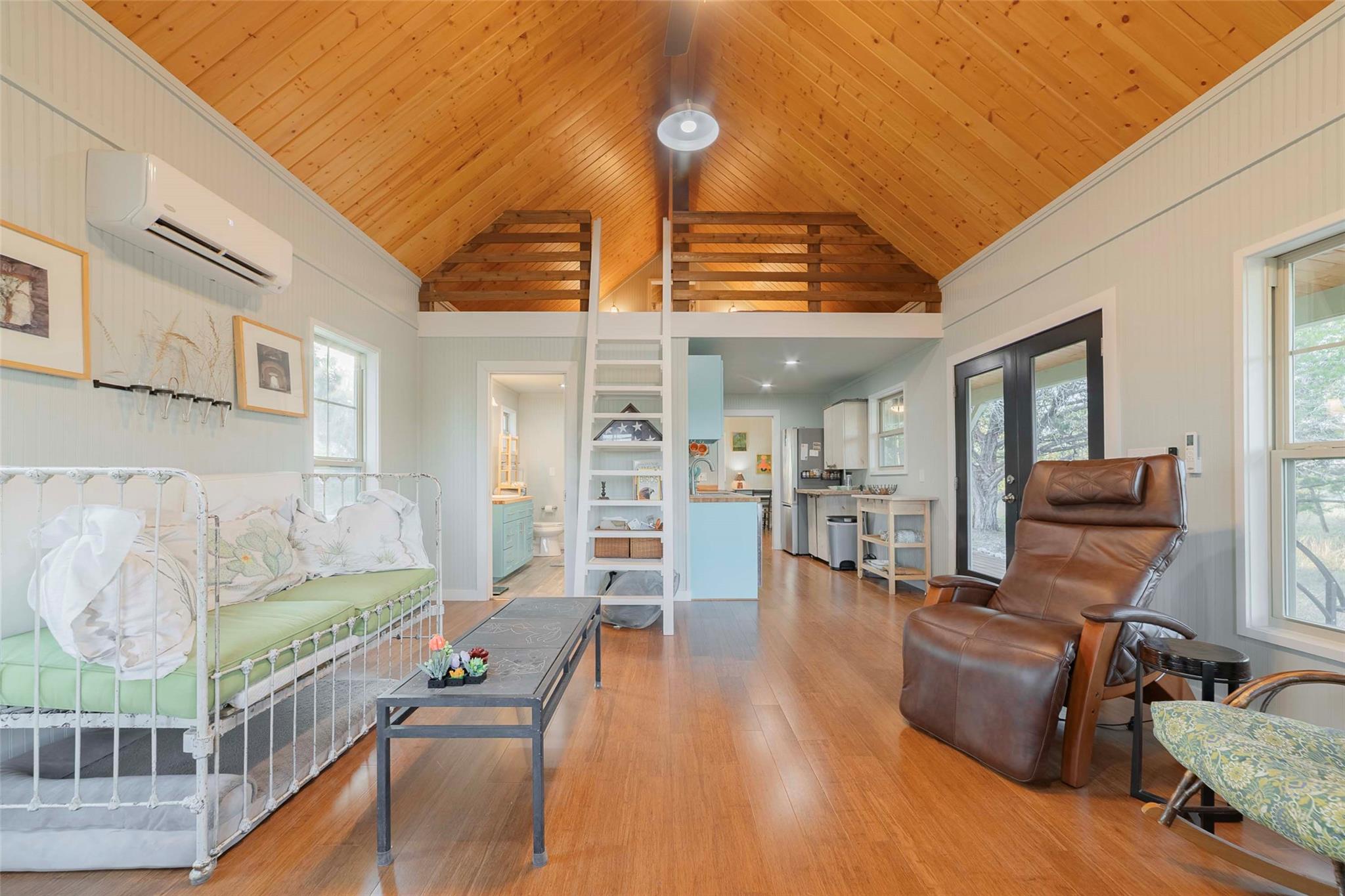 8507 Hammett's Crossing, Round Mountain, TX 78663