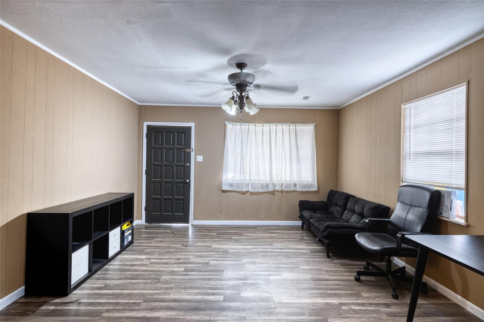 315 E Bexar St, Crystal City, TX 78839