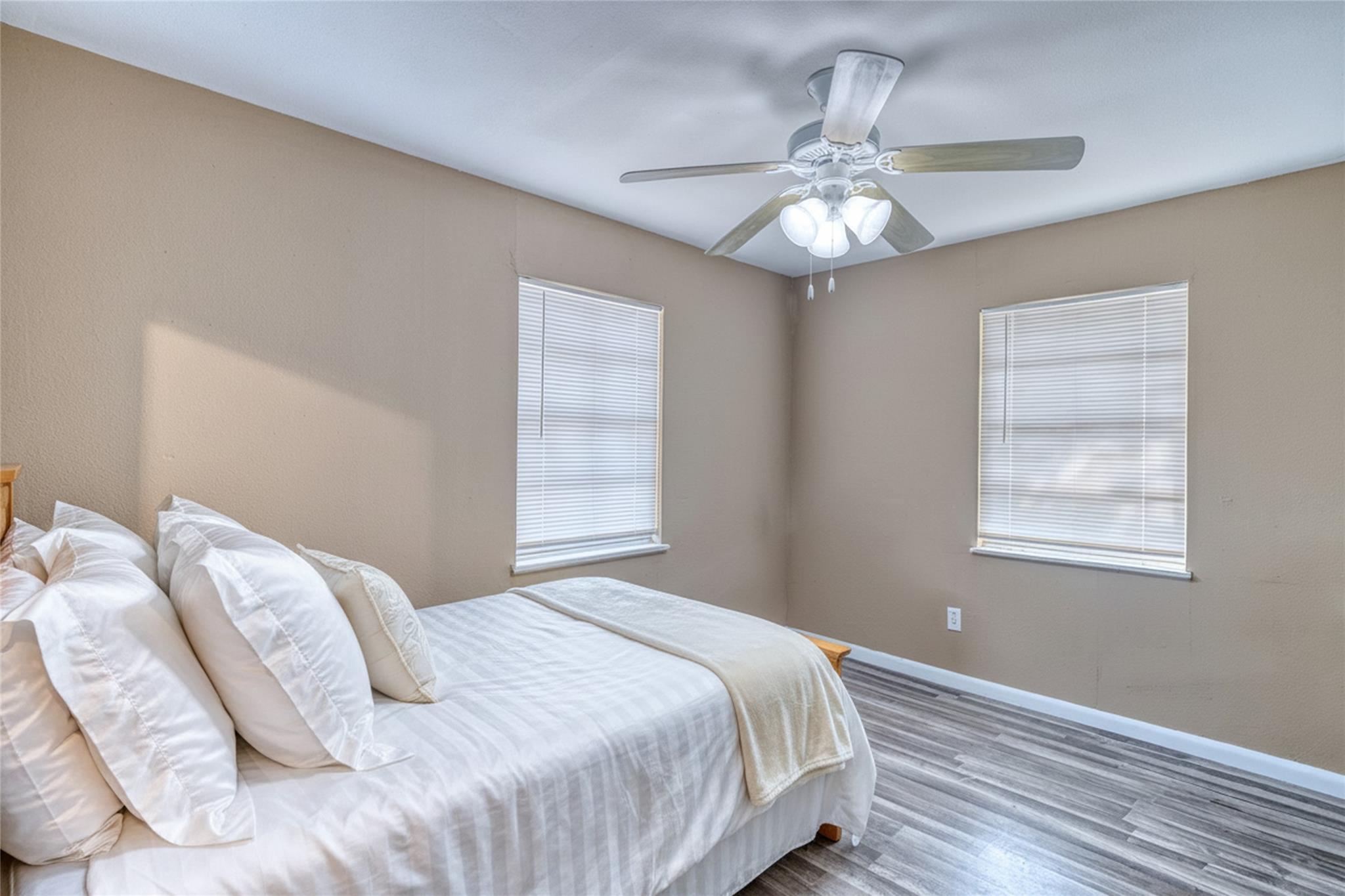 315 E Bexar St, Crystal City, TX 78839