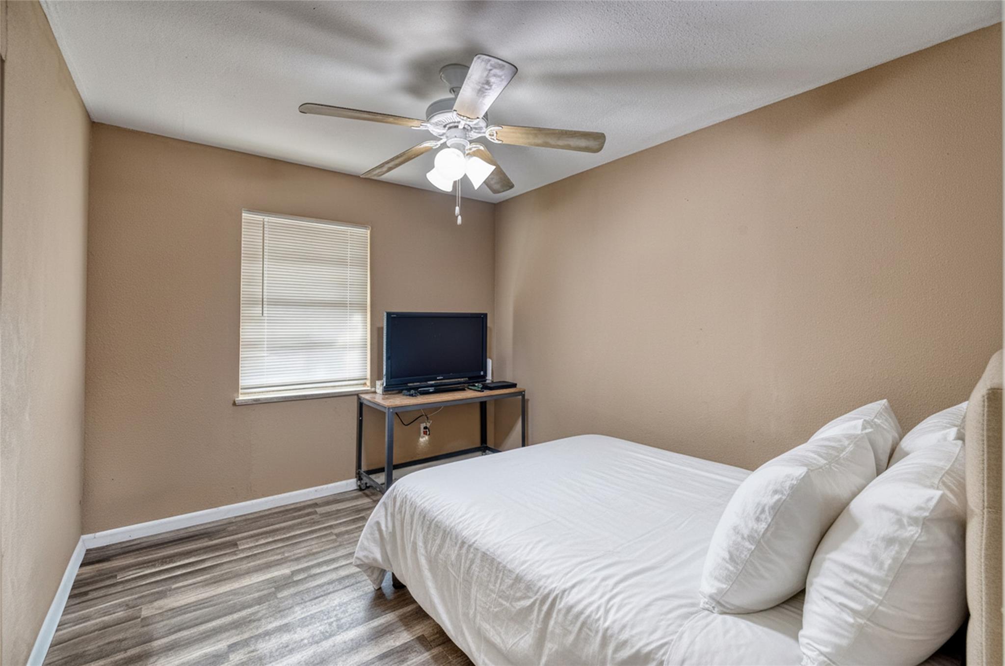 315 E Bexar St, Crystal City, TX 78839