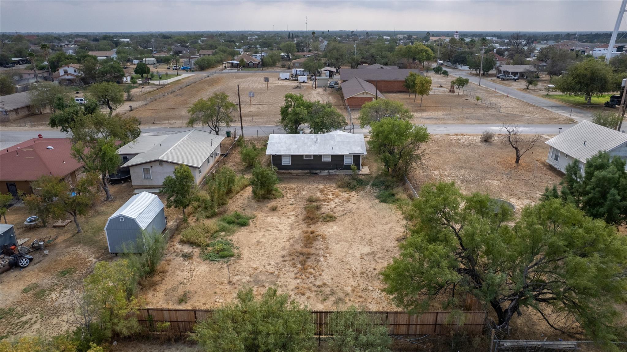 315 E Bexar St, Crystal City, TX 78839