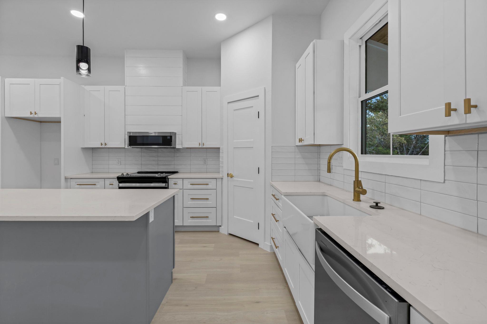 35 Whistling Wind, Wimberley, TX 78676