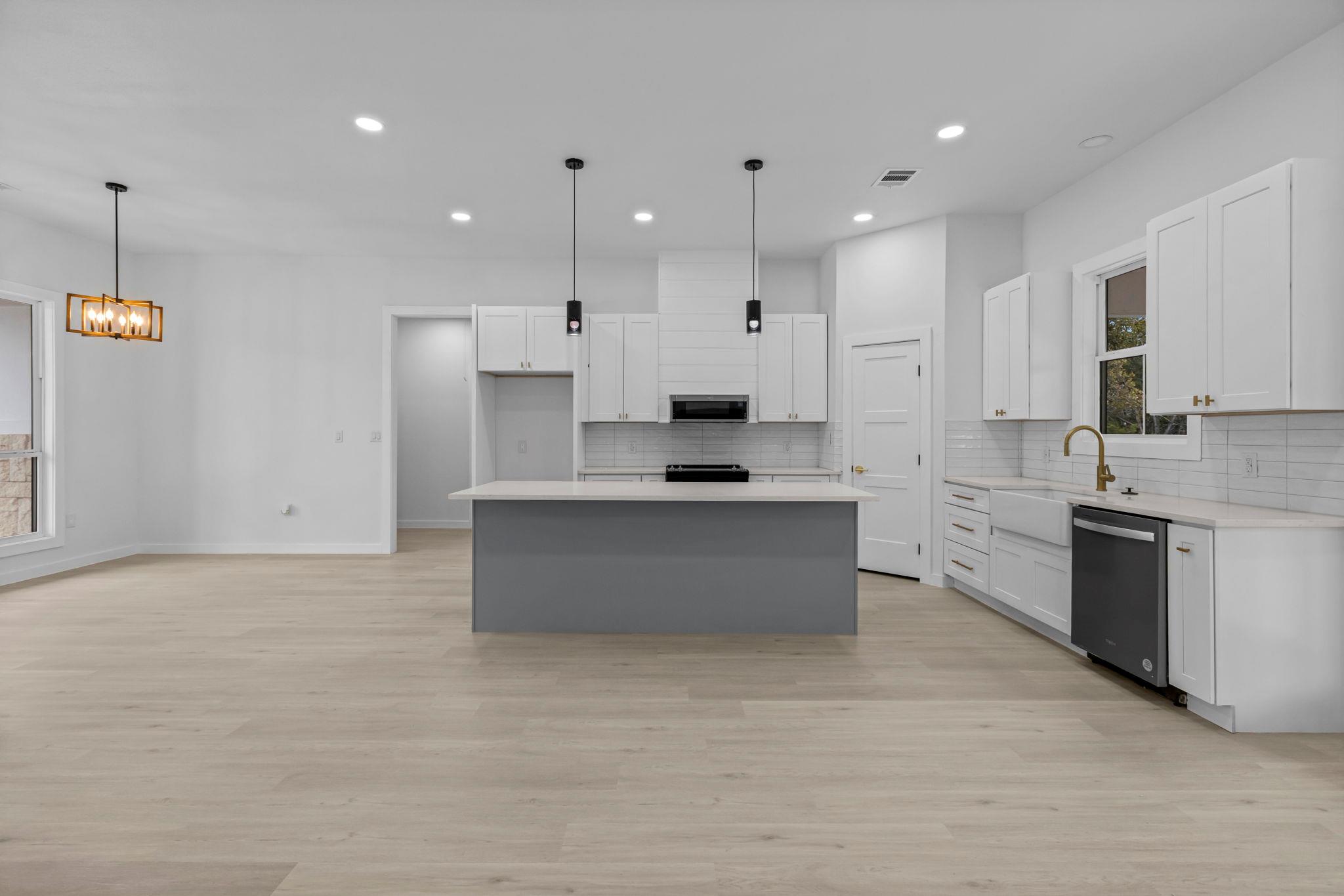 35 Whistling Wind, Wimberley, TX 78676